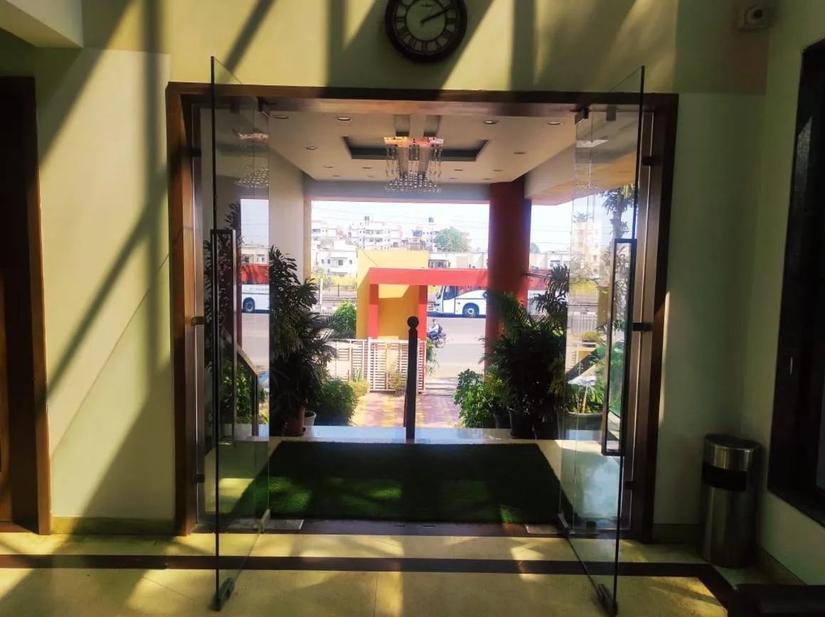 Facade/entrance in Hotel Manasi Royal