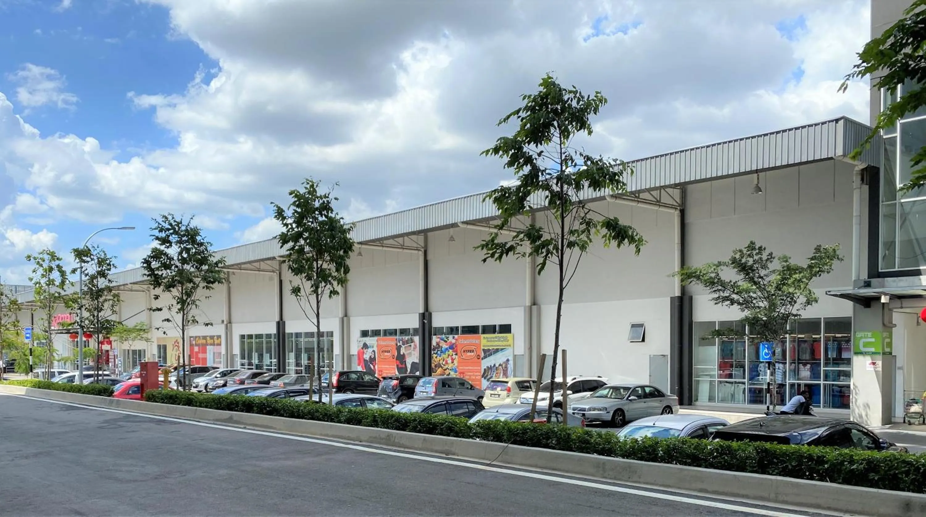 Restaurant/places to eat in The Miere Suites @ KLIA Sepang