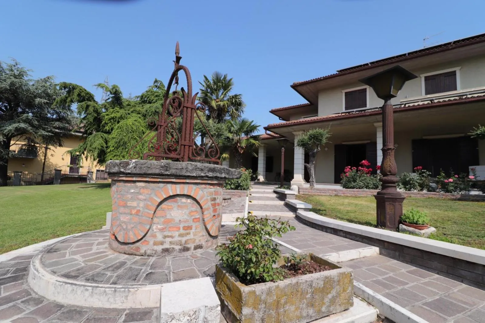 Property building in B&B Villa Verona Bike