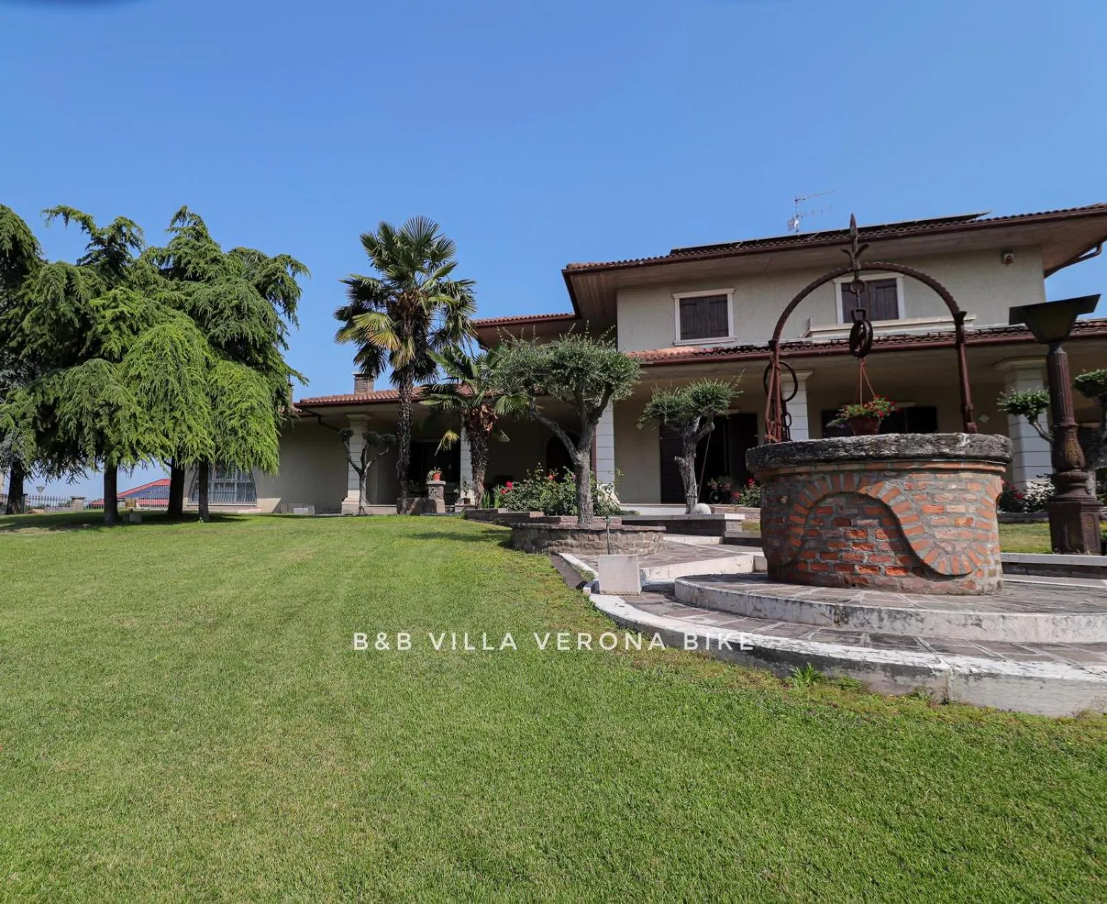 Garden in B&B Villa Verona Bike