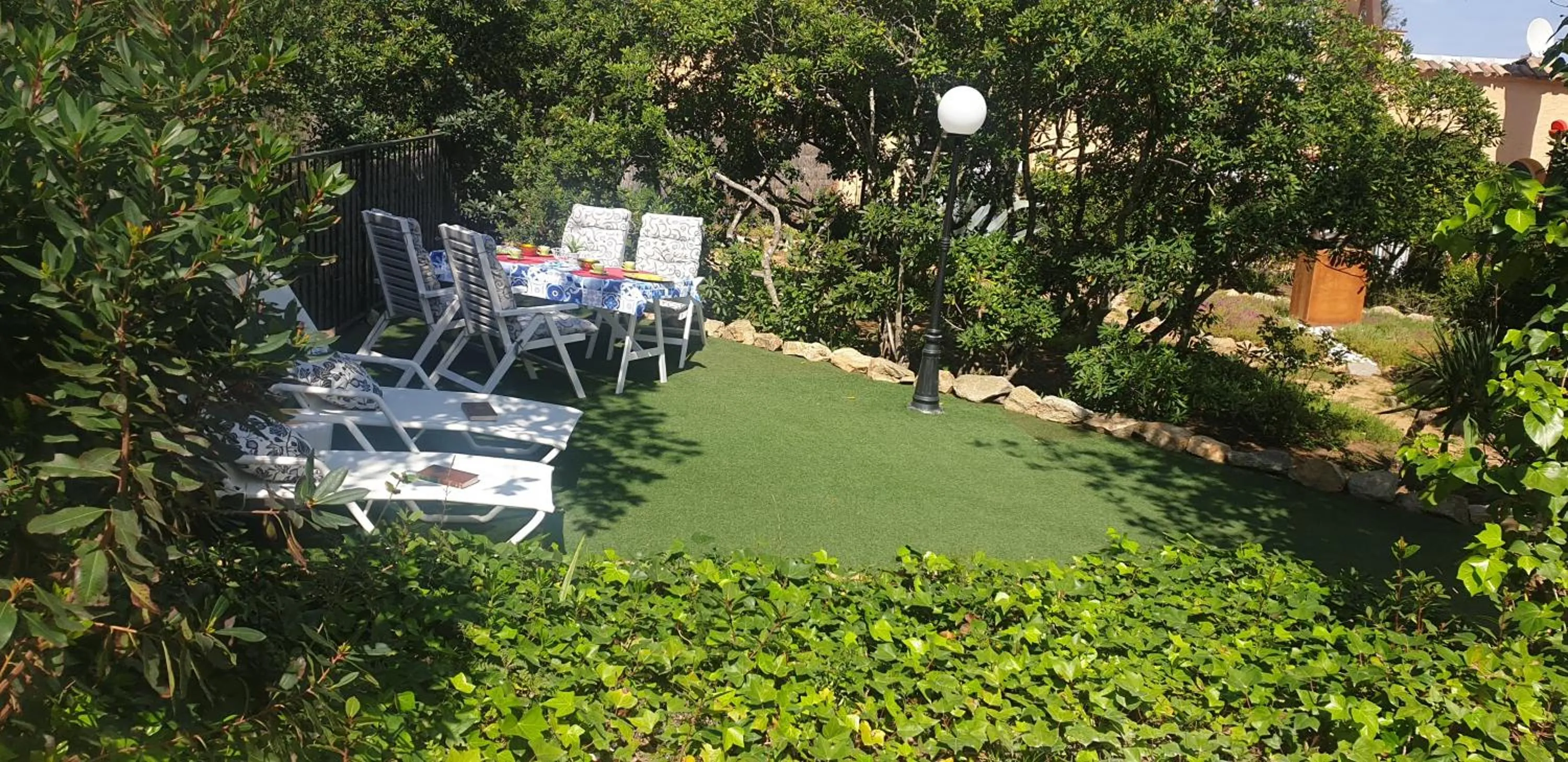 Garden in Apartamento con jardín a 11 metros de la playa. CG.