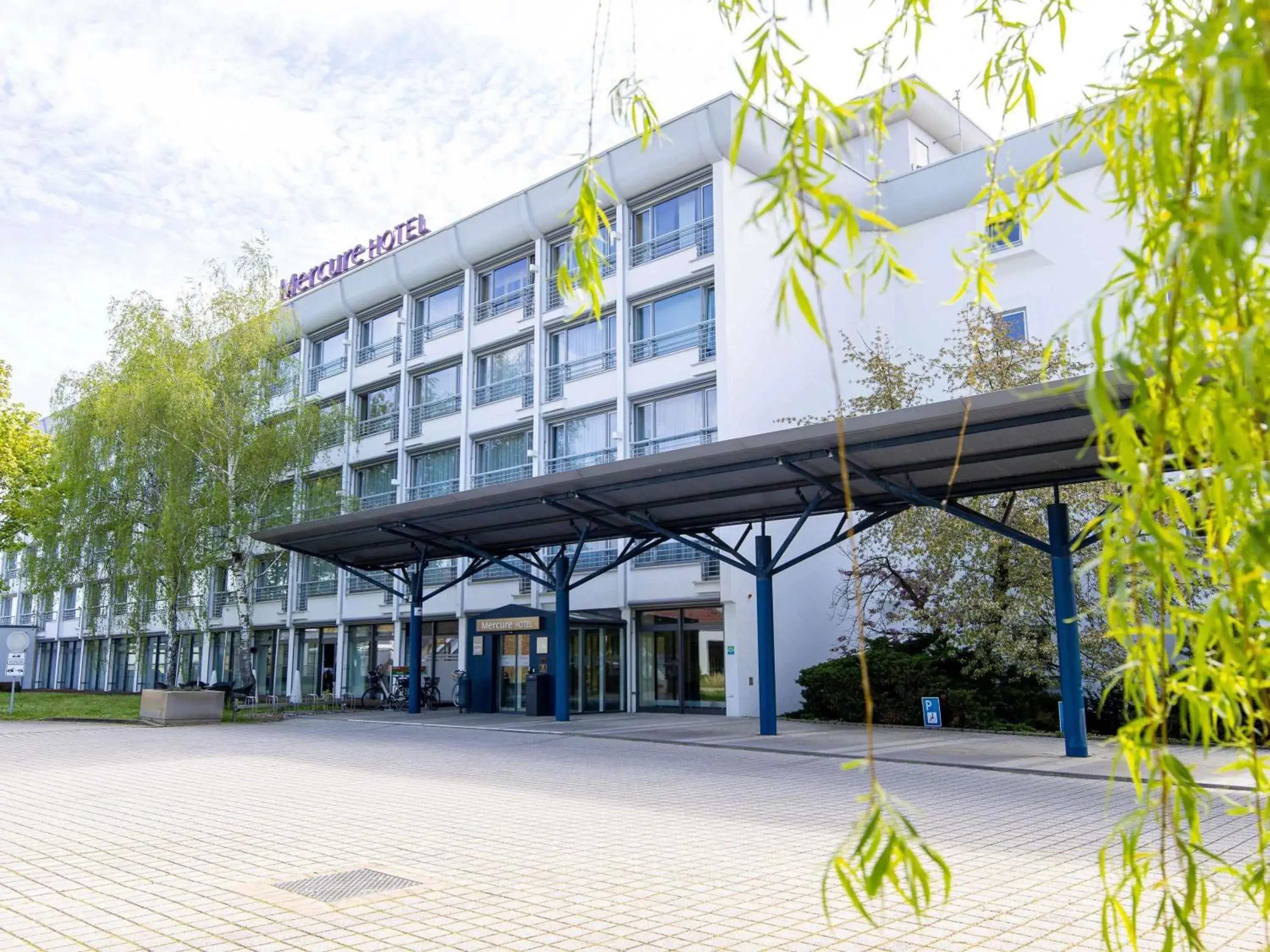 Property building in Mercure Hotel Riesa Dresden Elbland Property building in Mercure Hotel Riesa Dresden Elbland