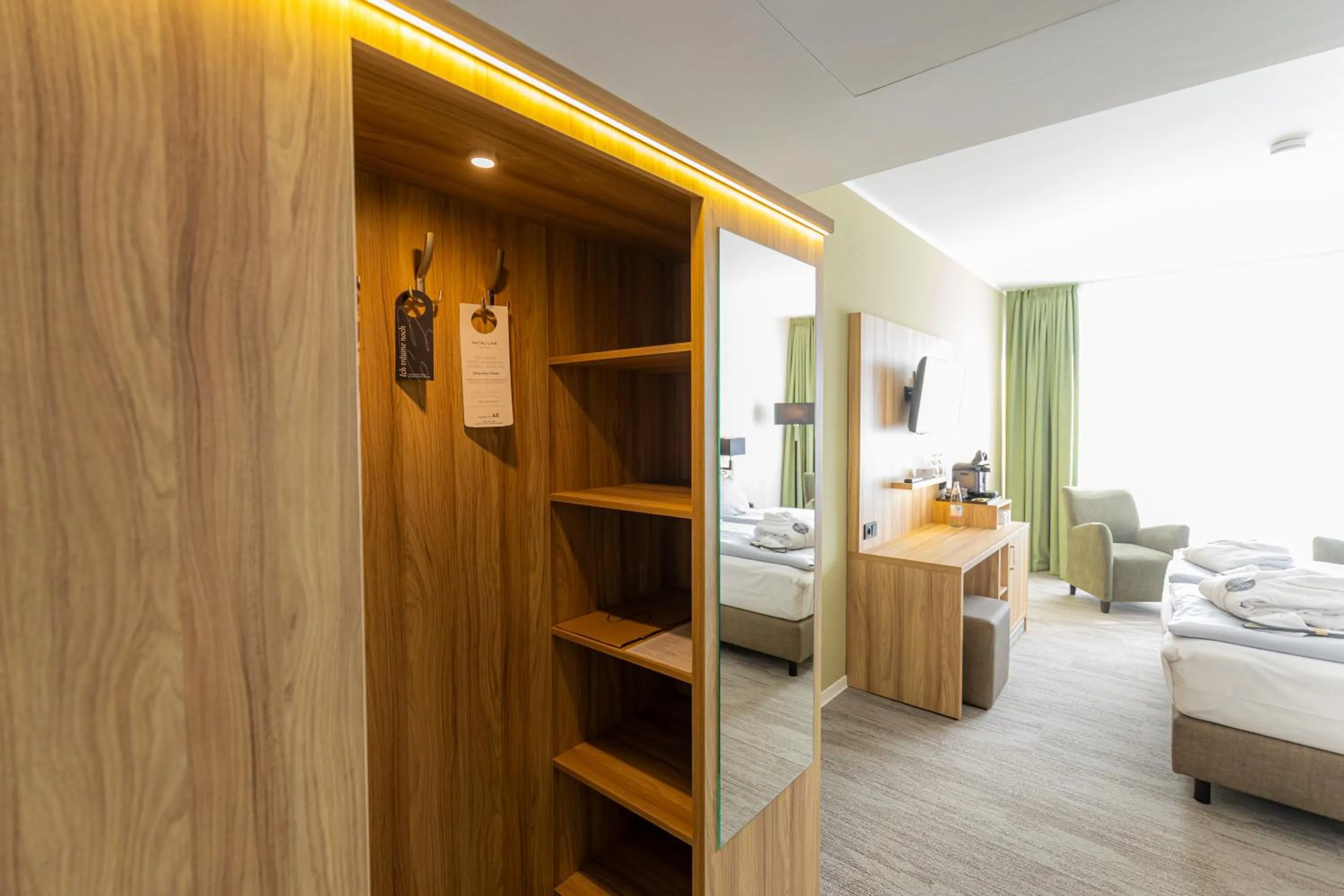 wardrobe, Bed in Mercure Hotel Riesa Dresden Elbland