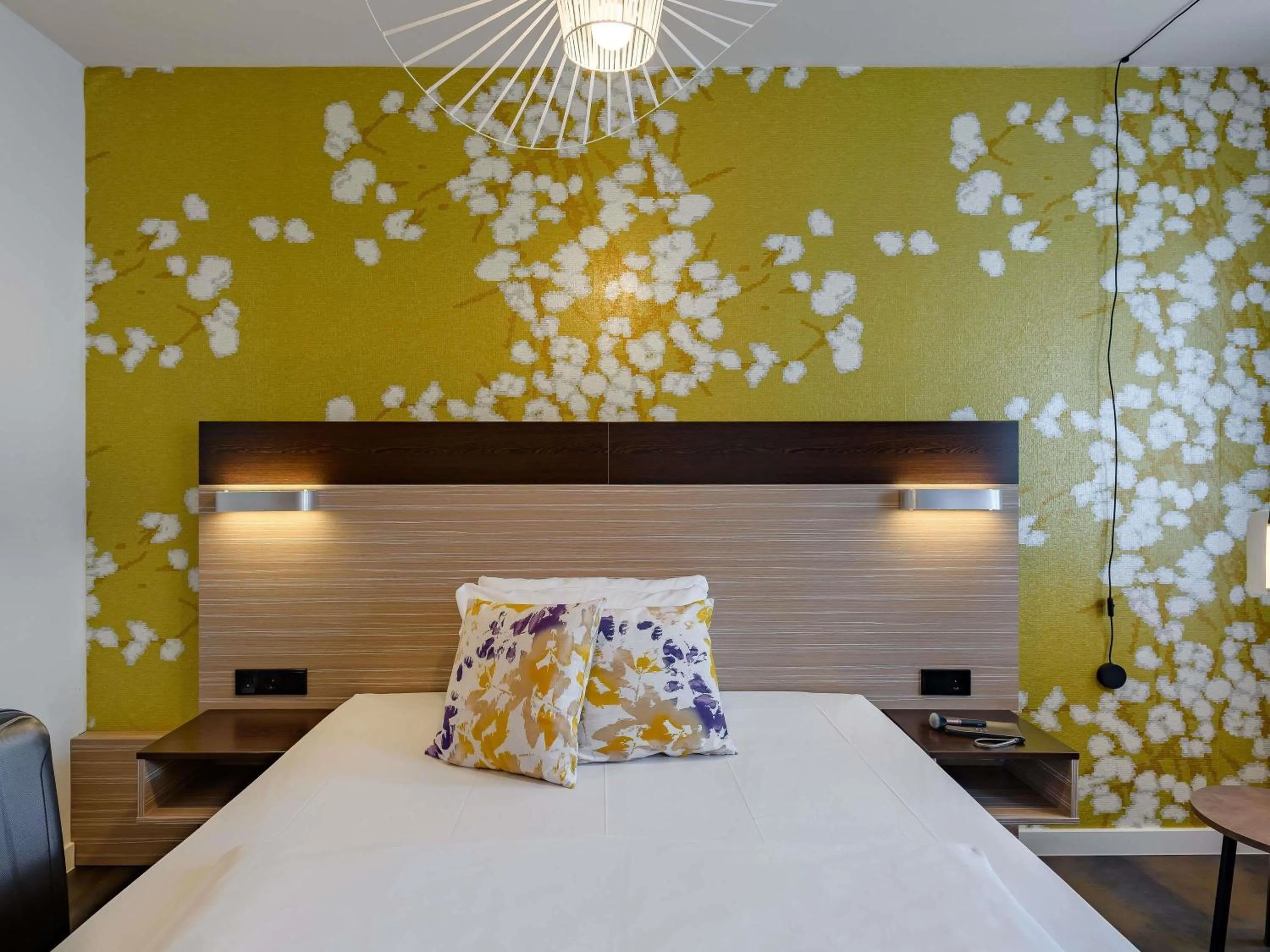 Bedroom, Bed in Mercure Hotel Stuttgart Gerlingen