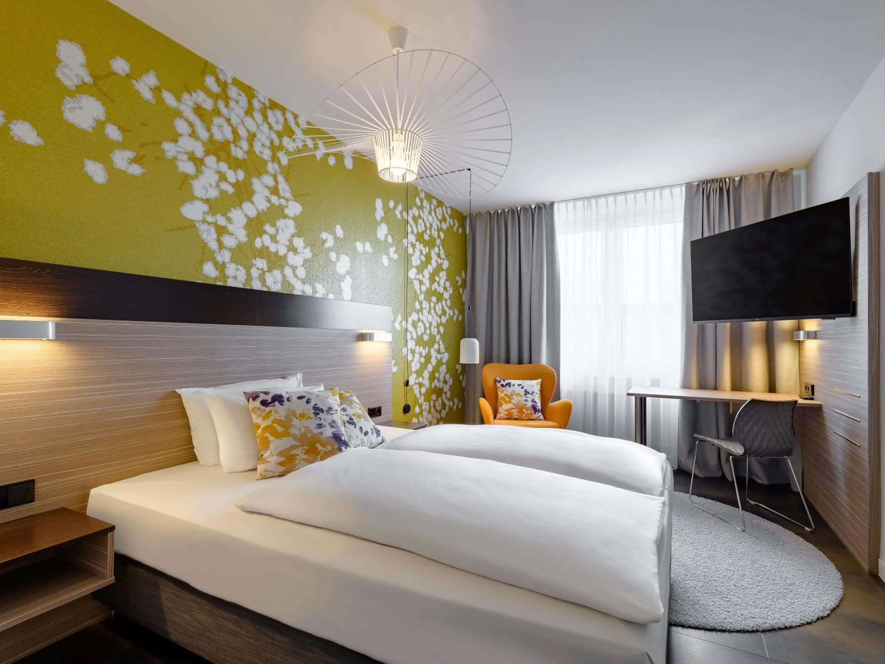 Bedroom, Bed in Mercure Hotel Stuttgart Gerlingen