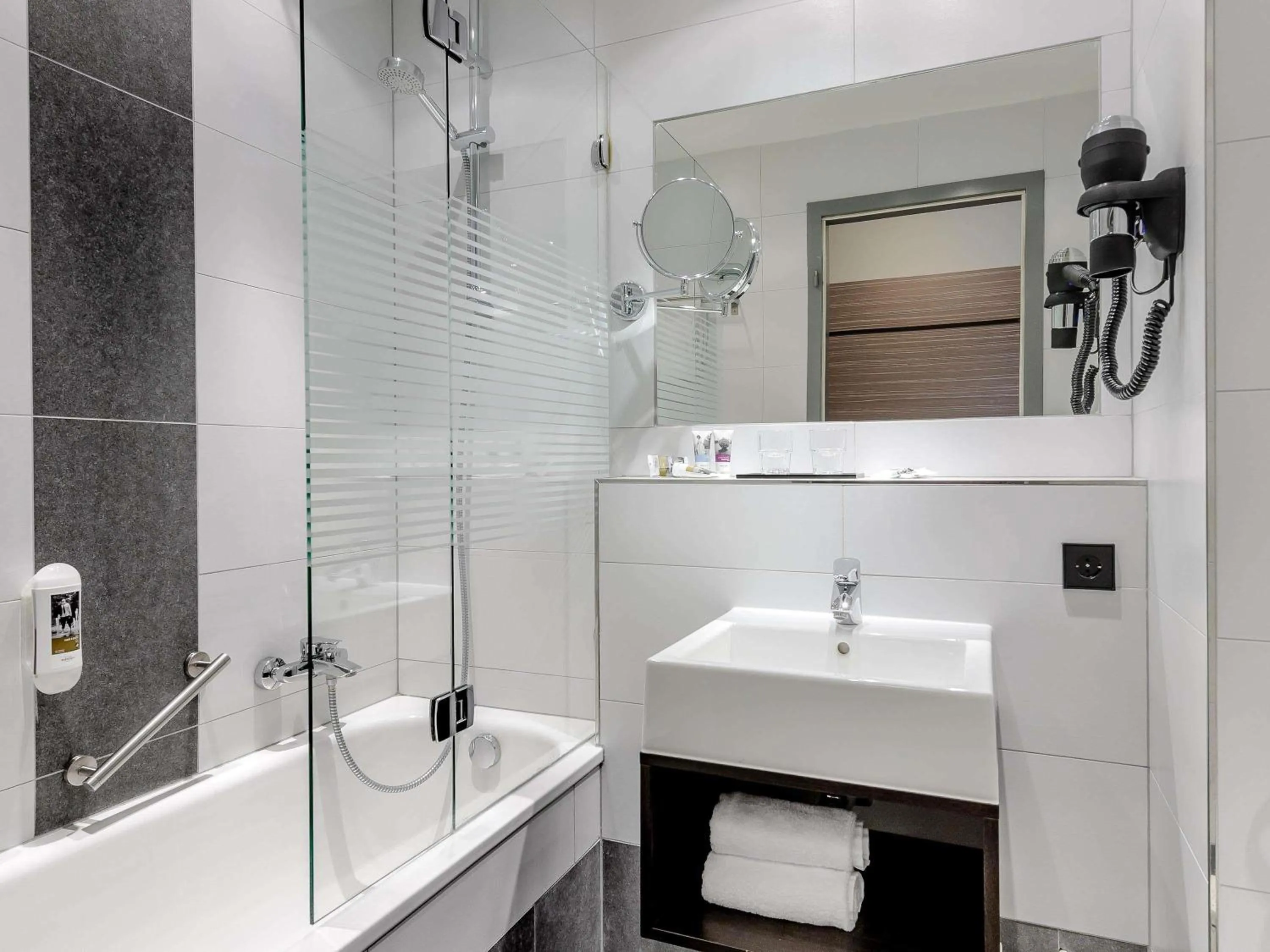 Bedroom in Mercure Hotel Stuttgart Gerlingen