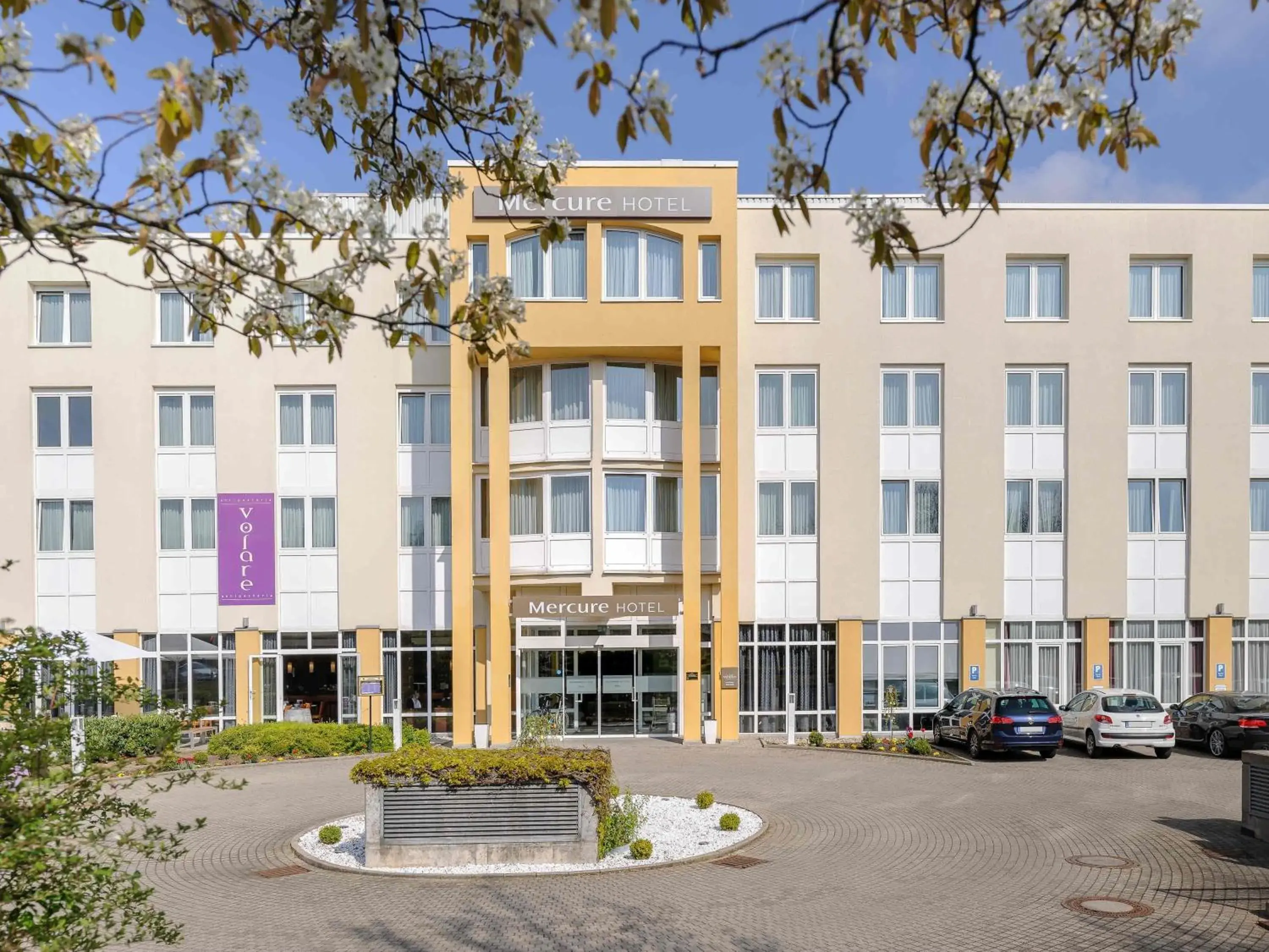 Property building in Mercure Hotel Stuttgart Gerlingen Property building in Mercure Hotel Stuttgart Gerlingen