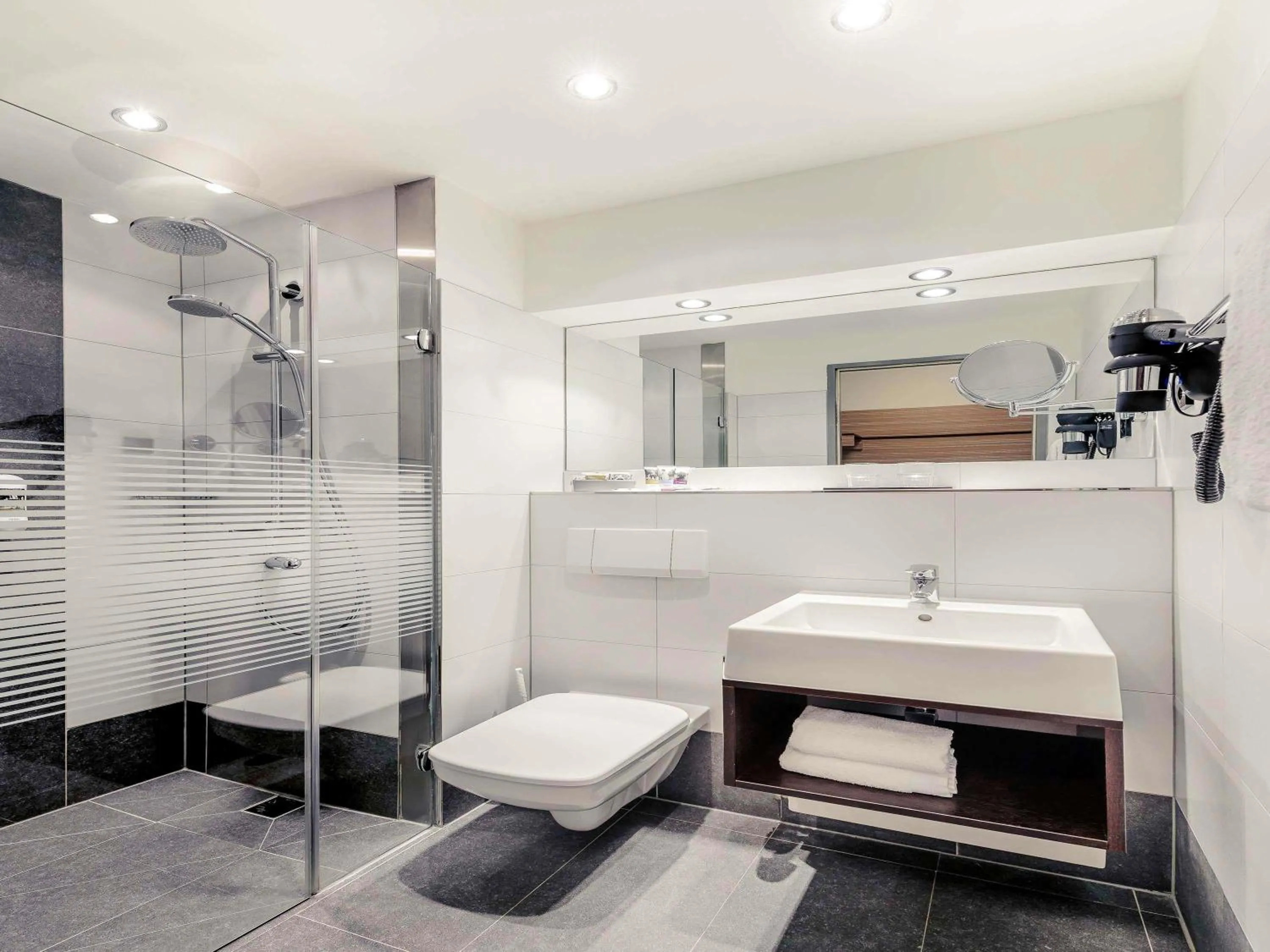 Bedroom in Mercure Hotel Stuttgart Gerlingen