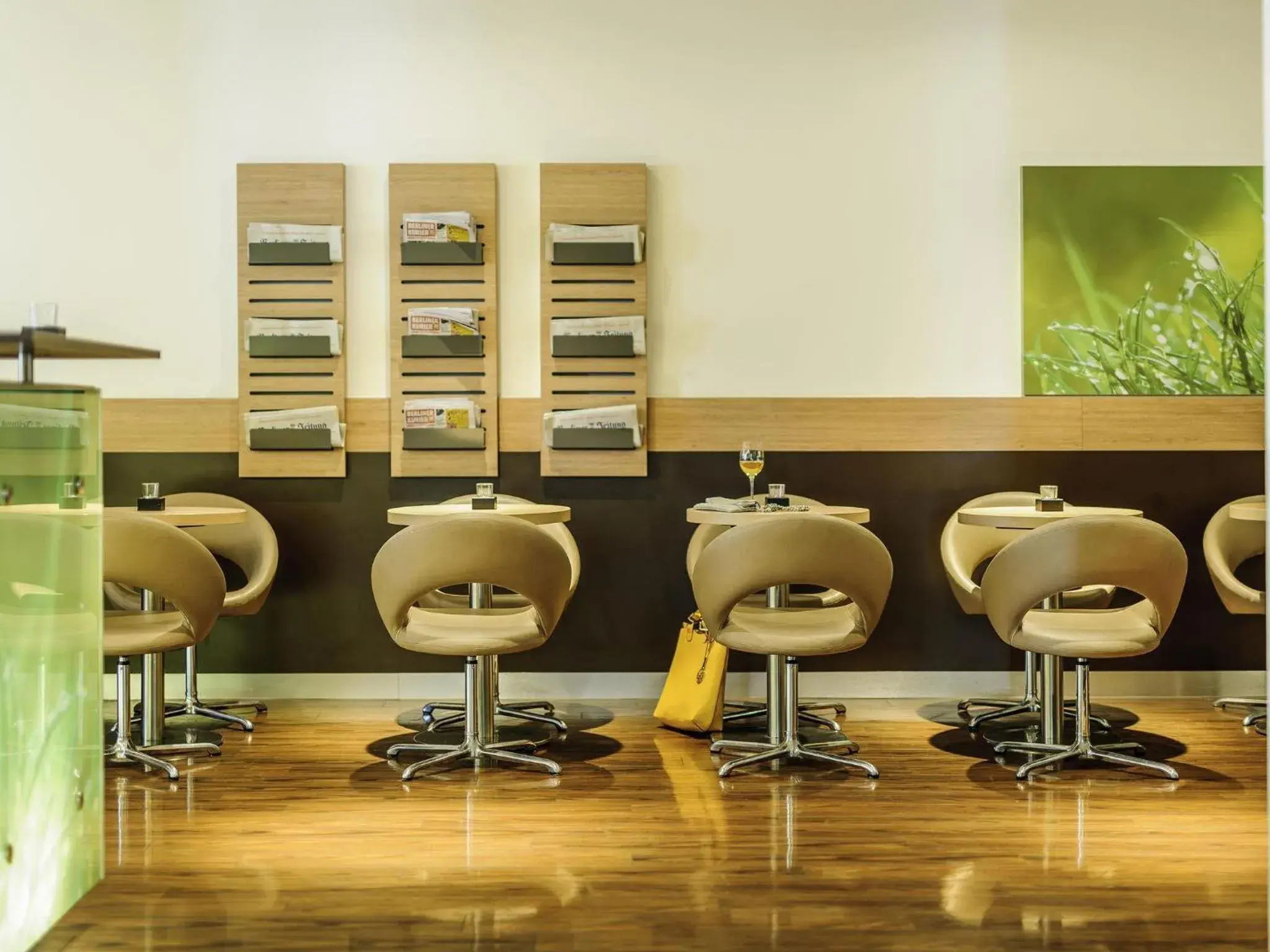 Lounge or bar in ibis Berlin Messe Lounge or bar in ibis Berlin Messe