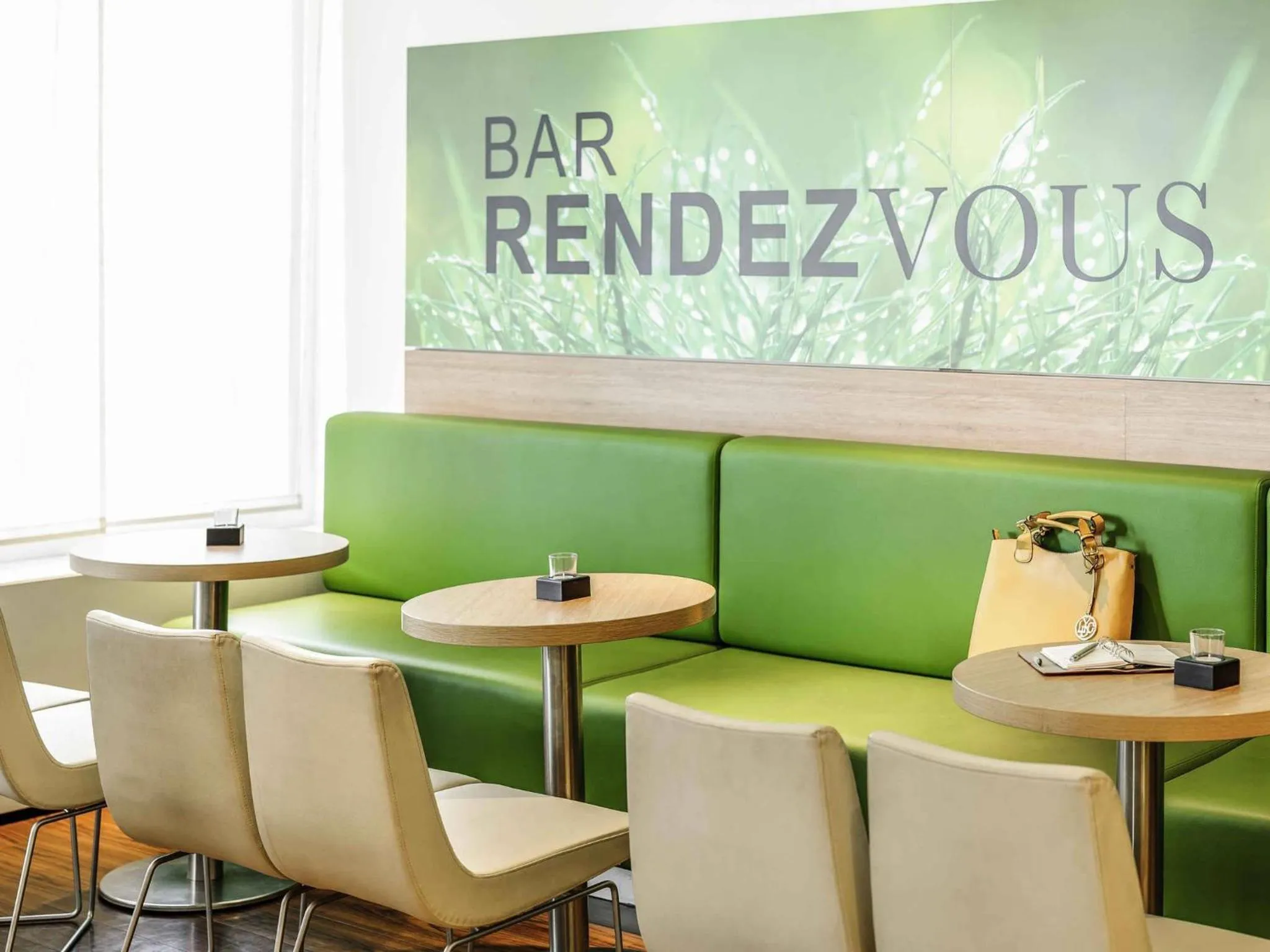 Lounge or bar in ibis Berlin Messe