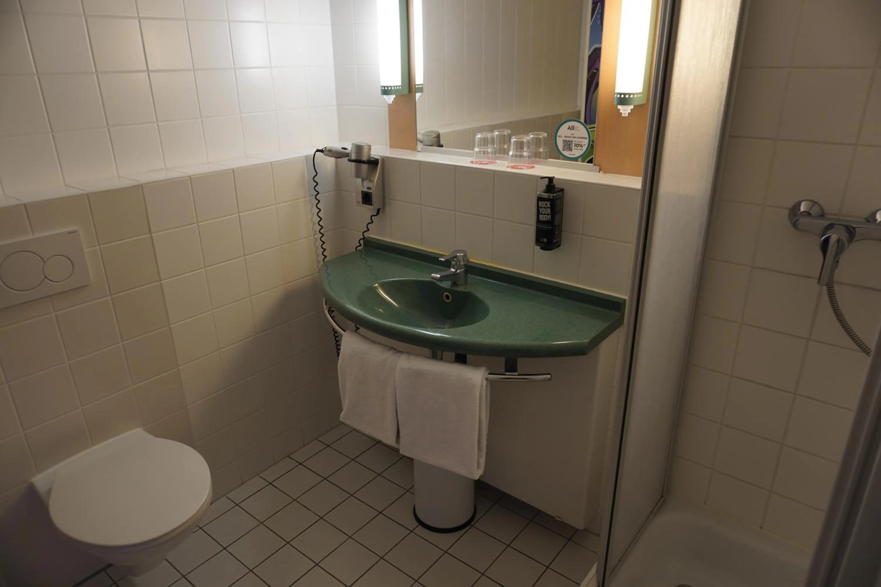 Bathroom in ibis Berlin Messe