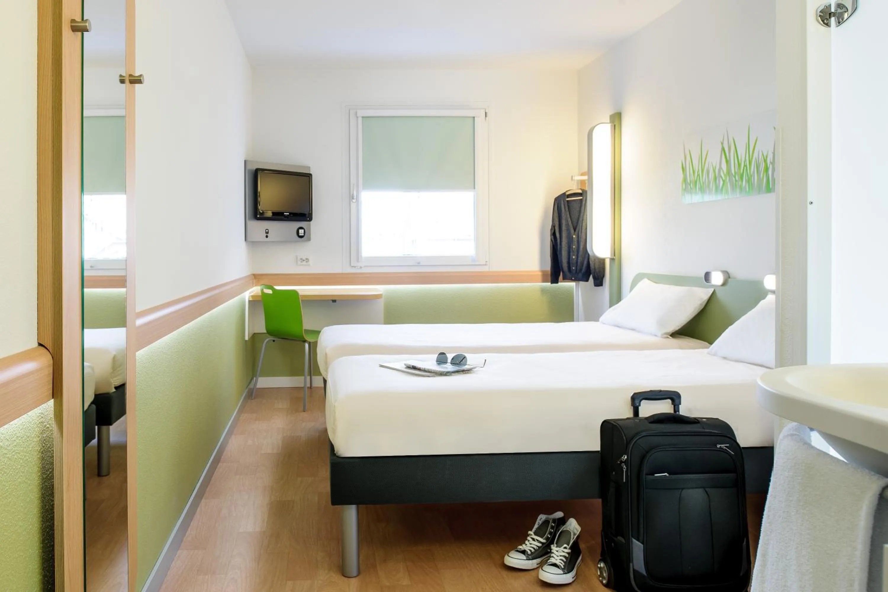 Photo of the whole room, Bed in ibis budget Stuttgart City Nord