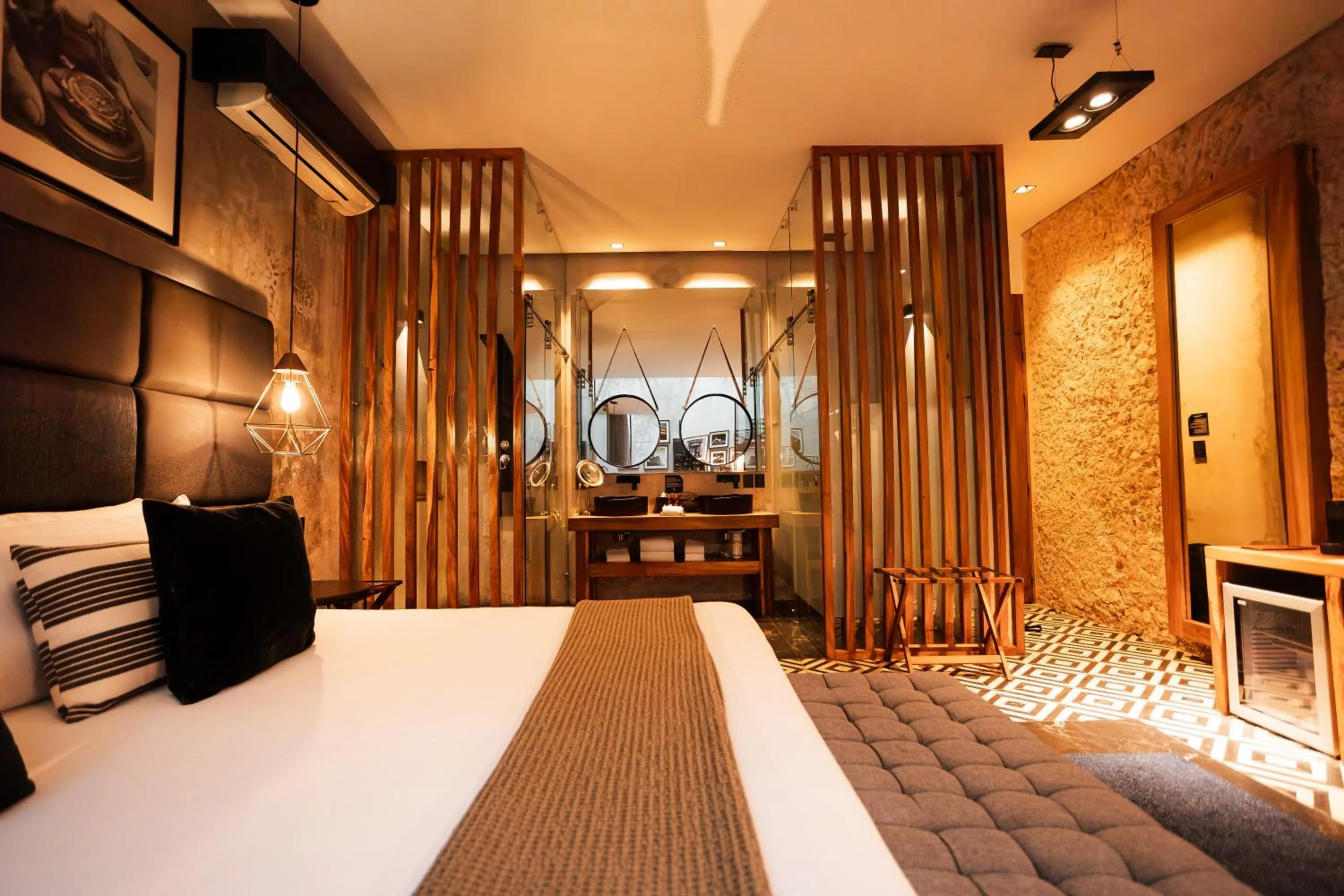 Bed in Diez Diez Collection