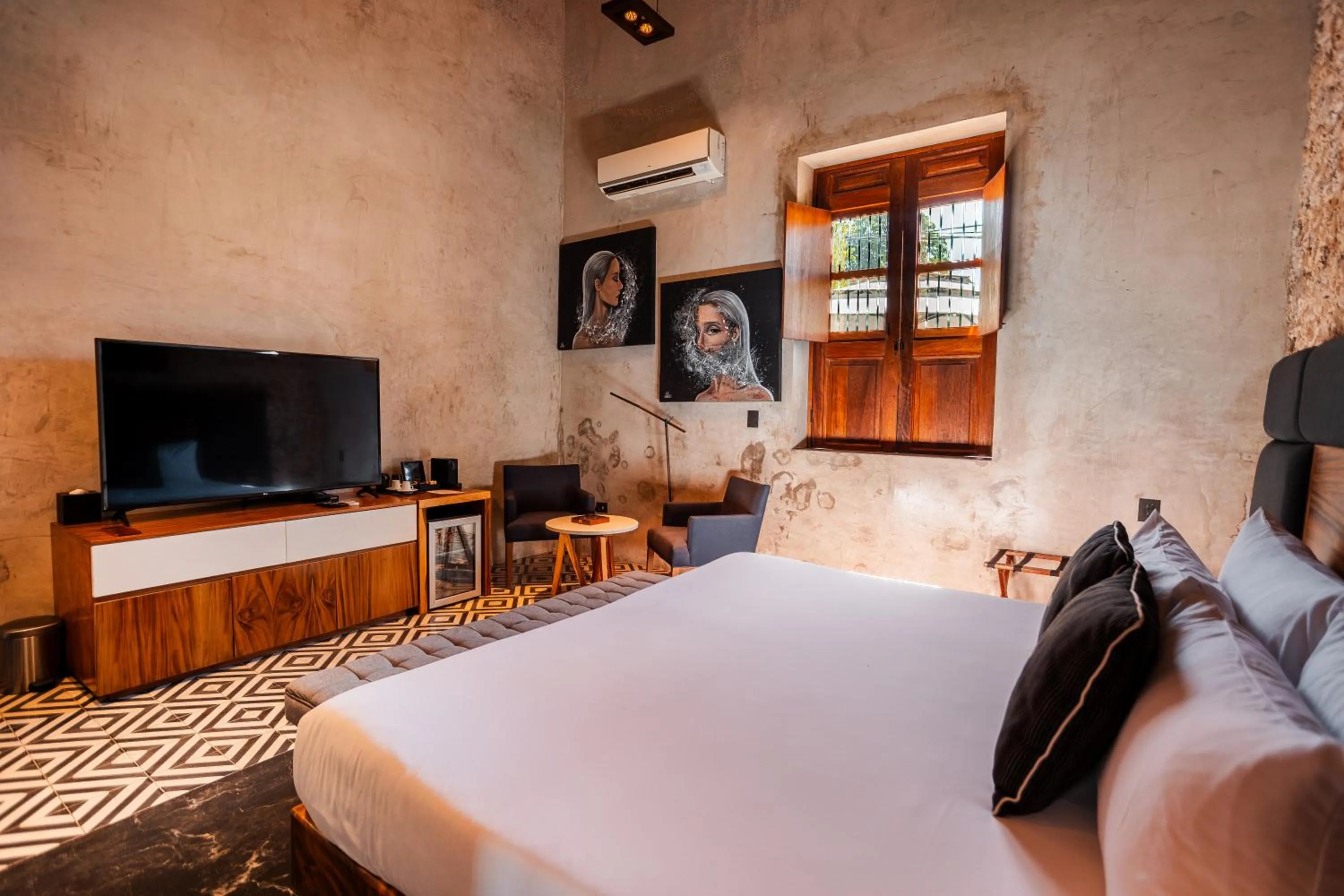 Bed in Diez Diez Collection