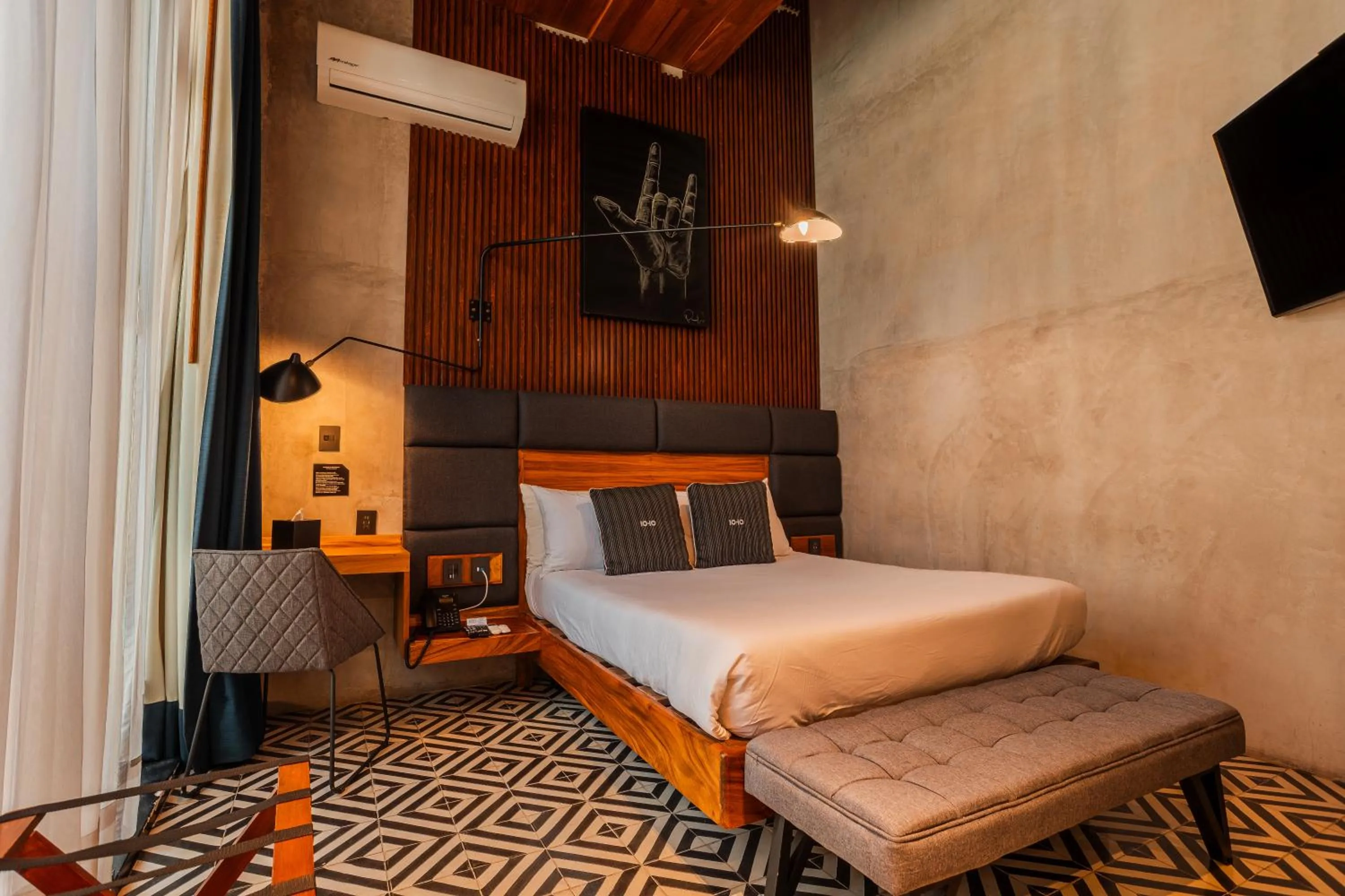 Communal lounge/ TV room, Bed in Diez Diez Collection