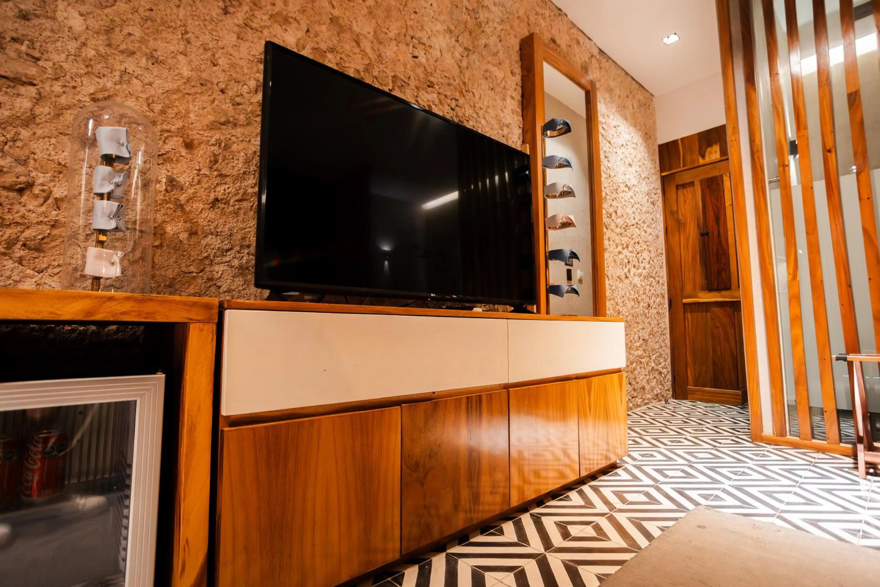 TV and multimedia in Diez Diez Collection