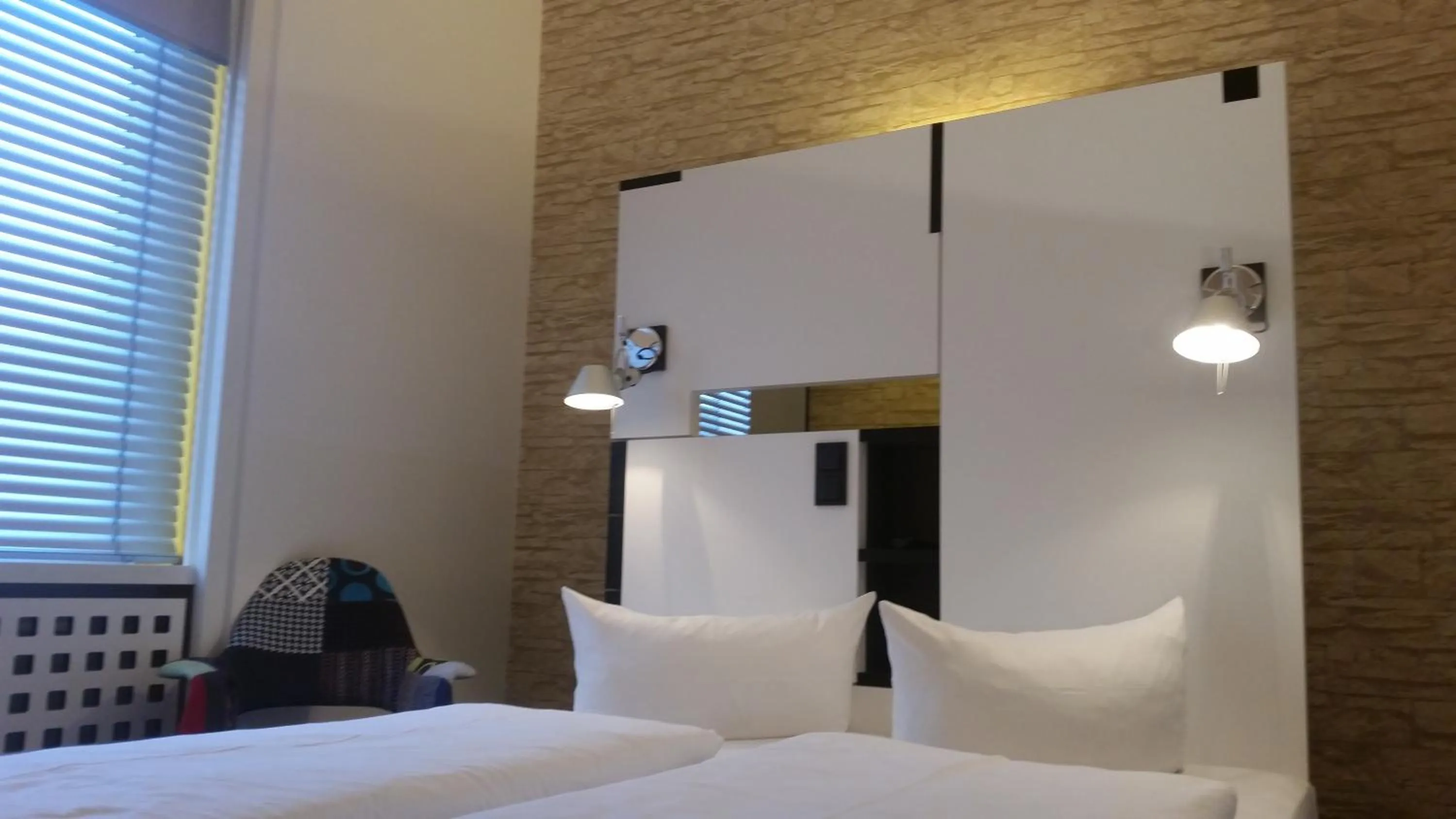 Photo of the whole room, Bed in Hotel Cristall - Frankfurt City