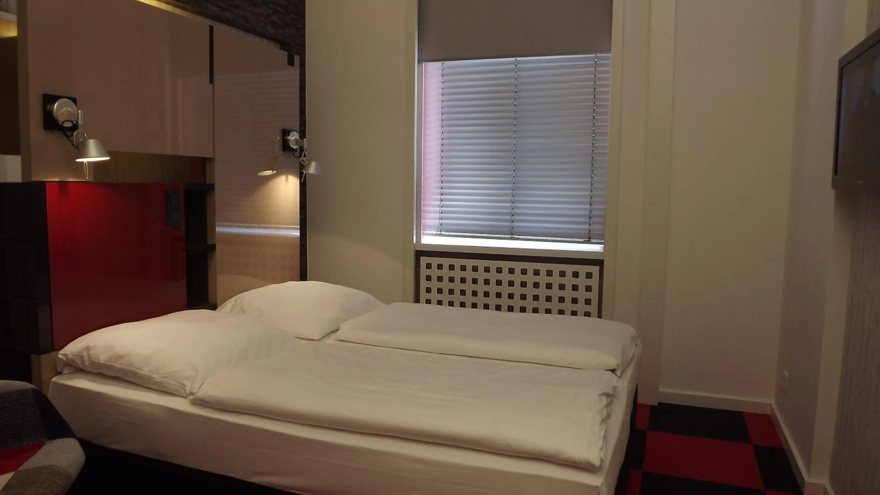Bed in Hotel Cristall - Frankfurt City