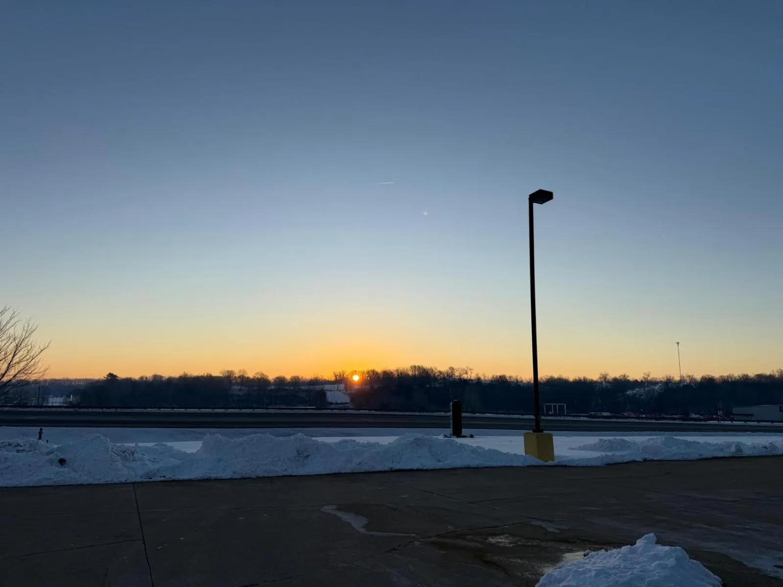 Sunrise in Cassville Four Seasons Inn & Suites