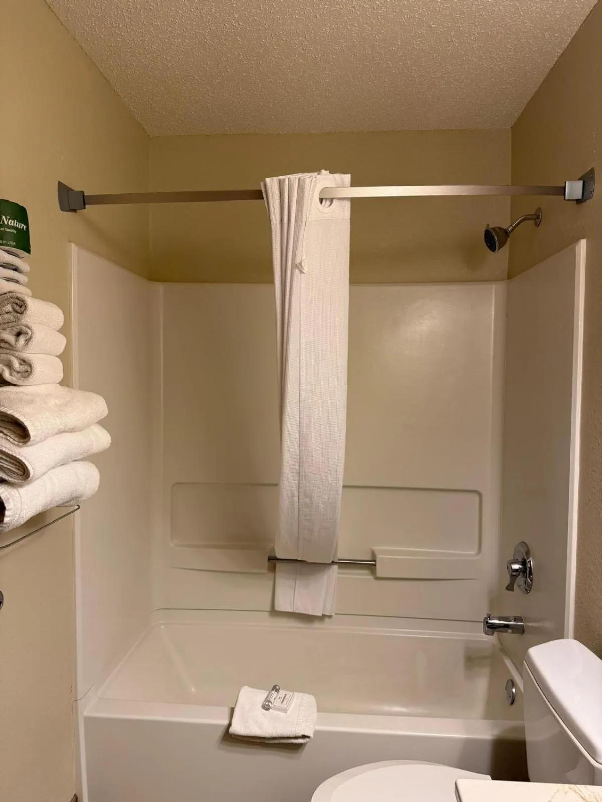 Cassville Four Seasons Inn & Suites