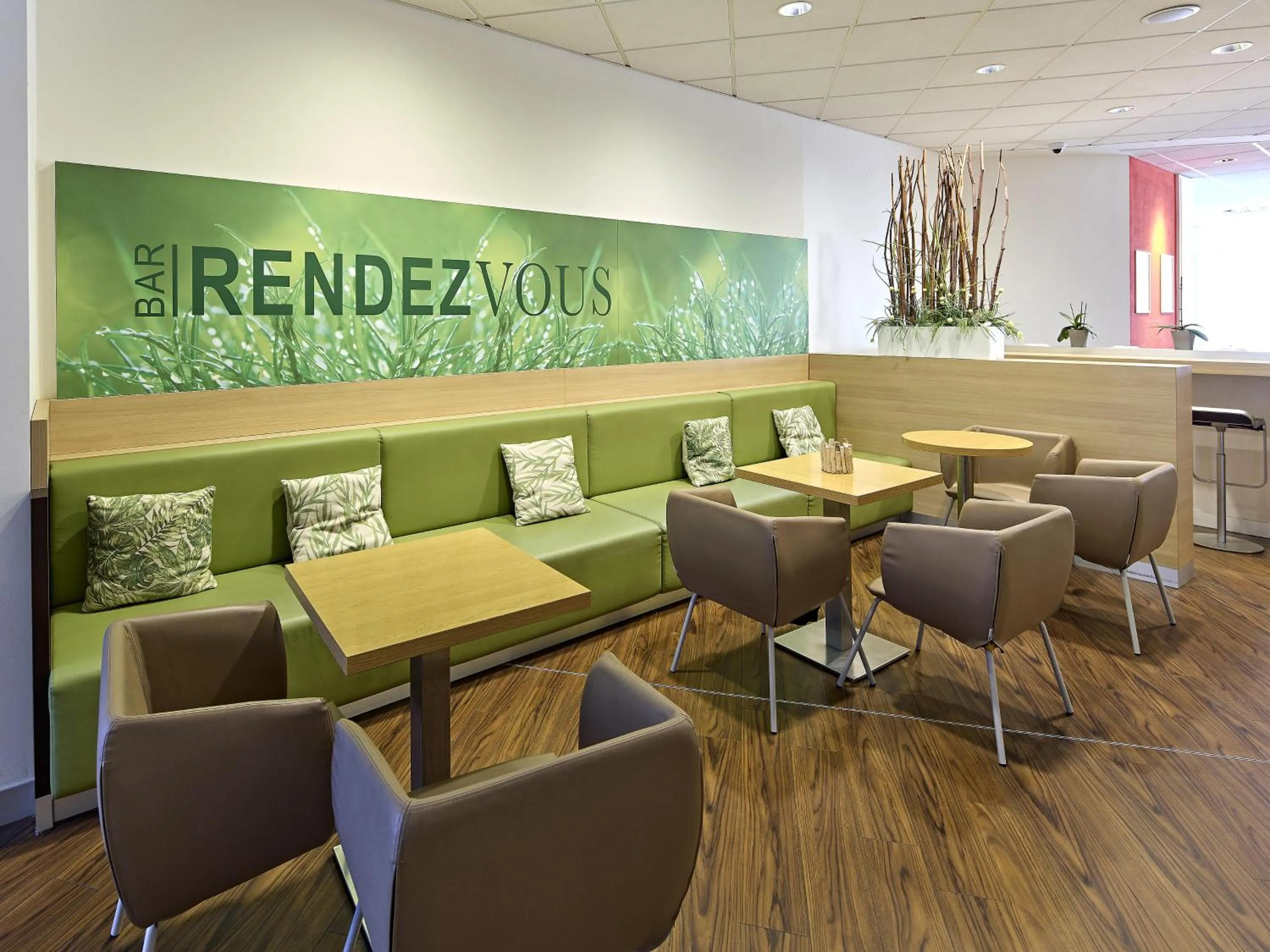 Lobby or reception, Restaurant/Places to Eat in ibis Bonn