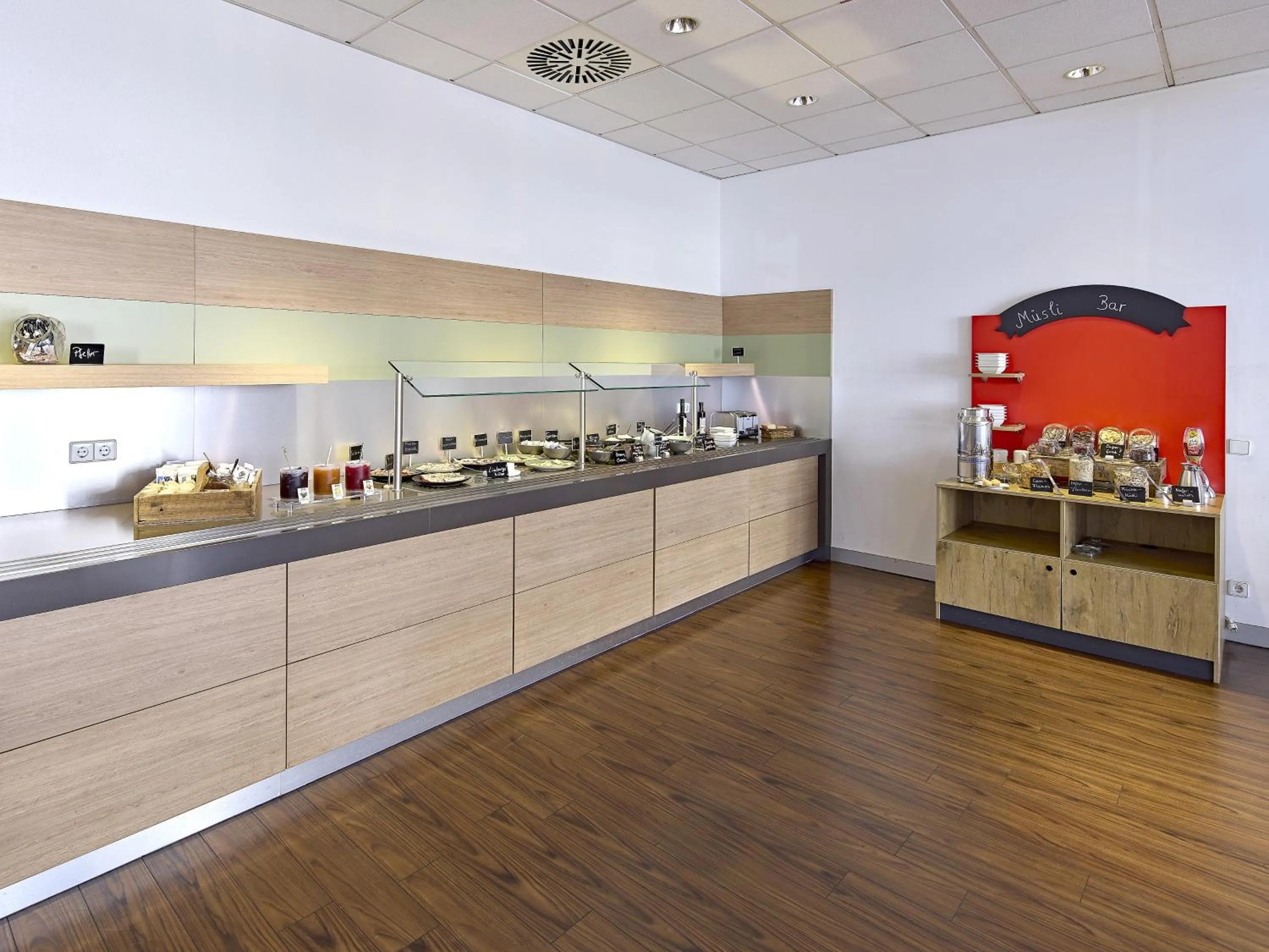 Restaurant/Places to Eat in ibis Bonn