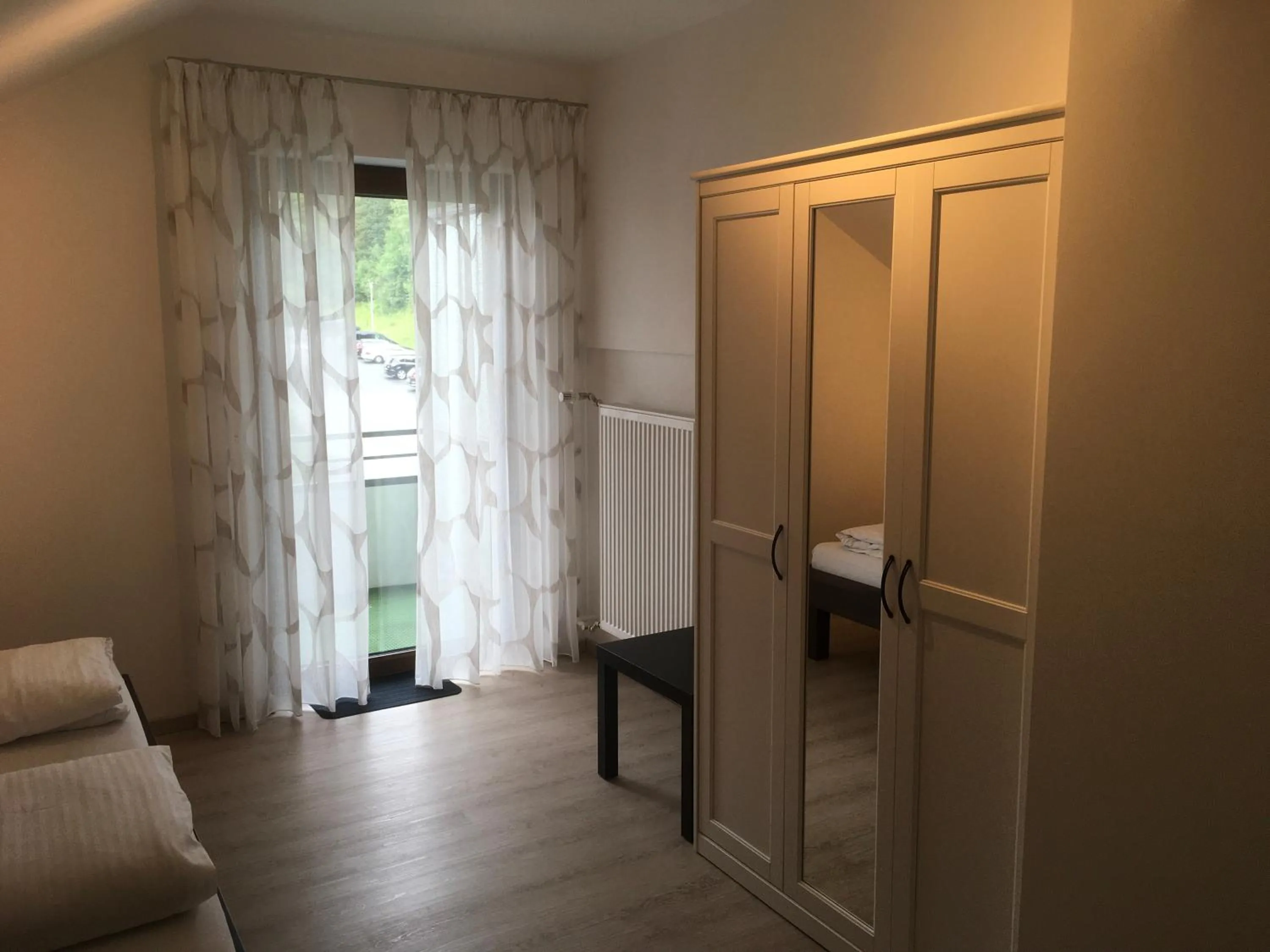 Photo of the whole room in Hotel-Pension zum Paradies