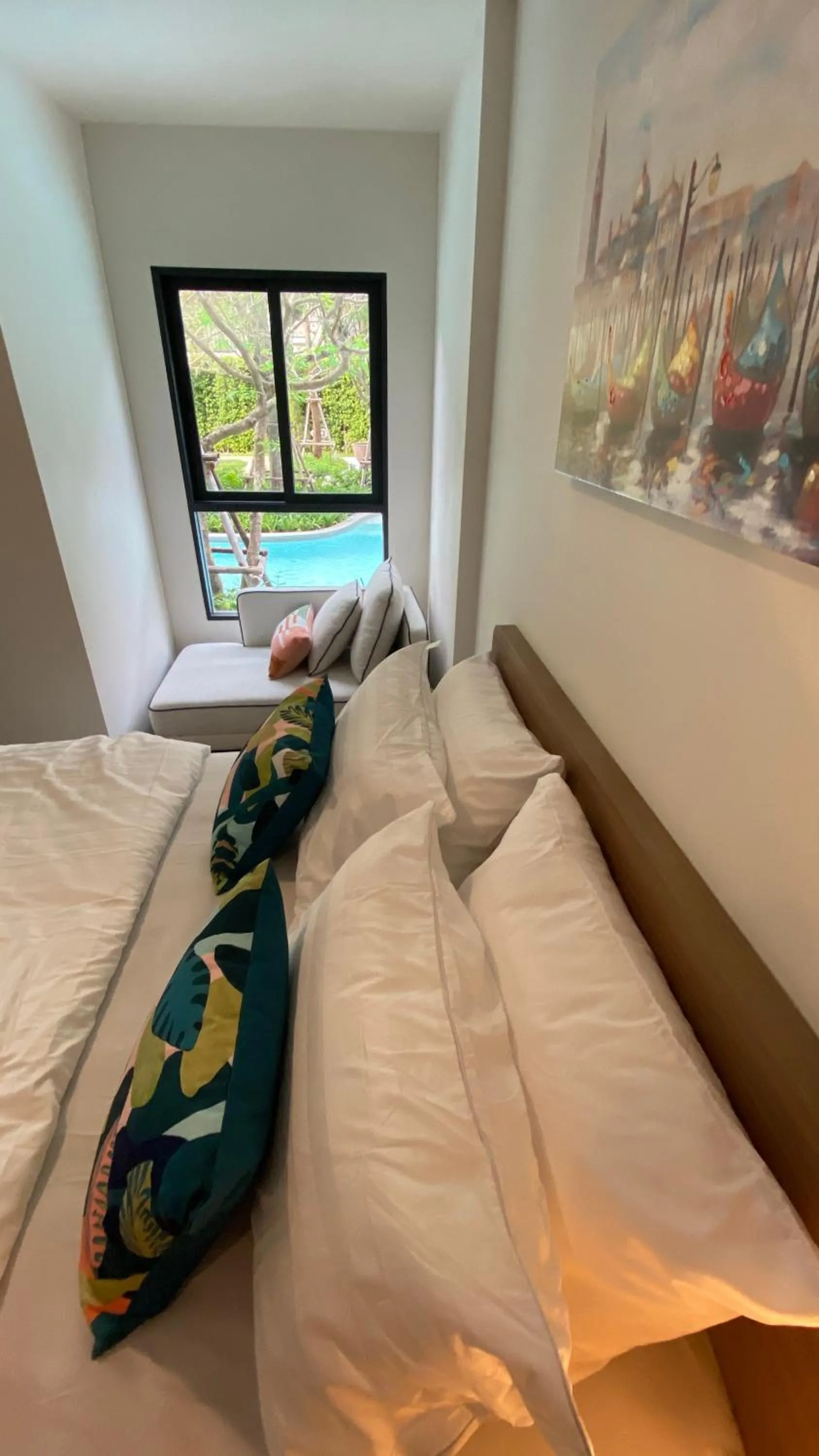 Bed in La Casita pool access condo HuaHin