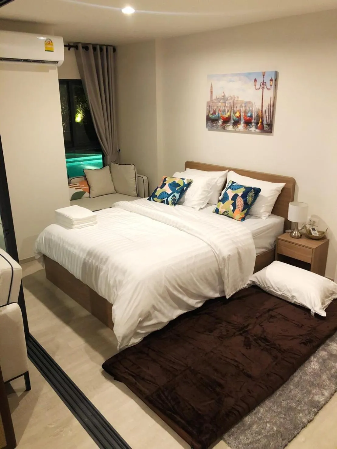 Bed in La Casita pool access condo HuaHin