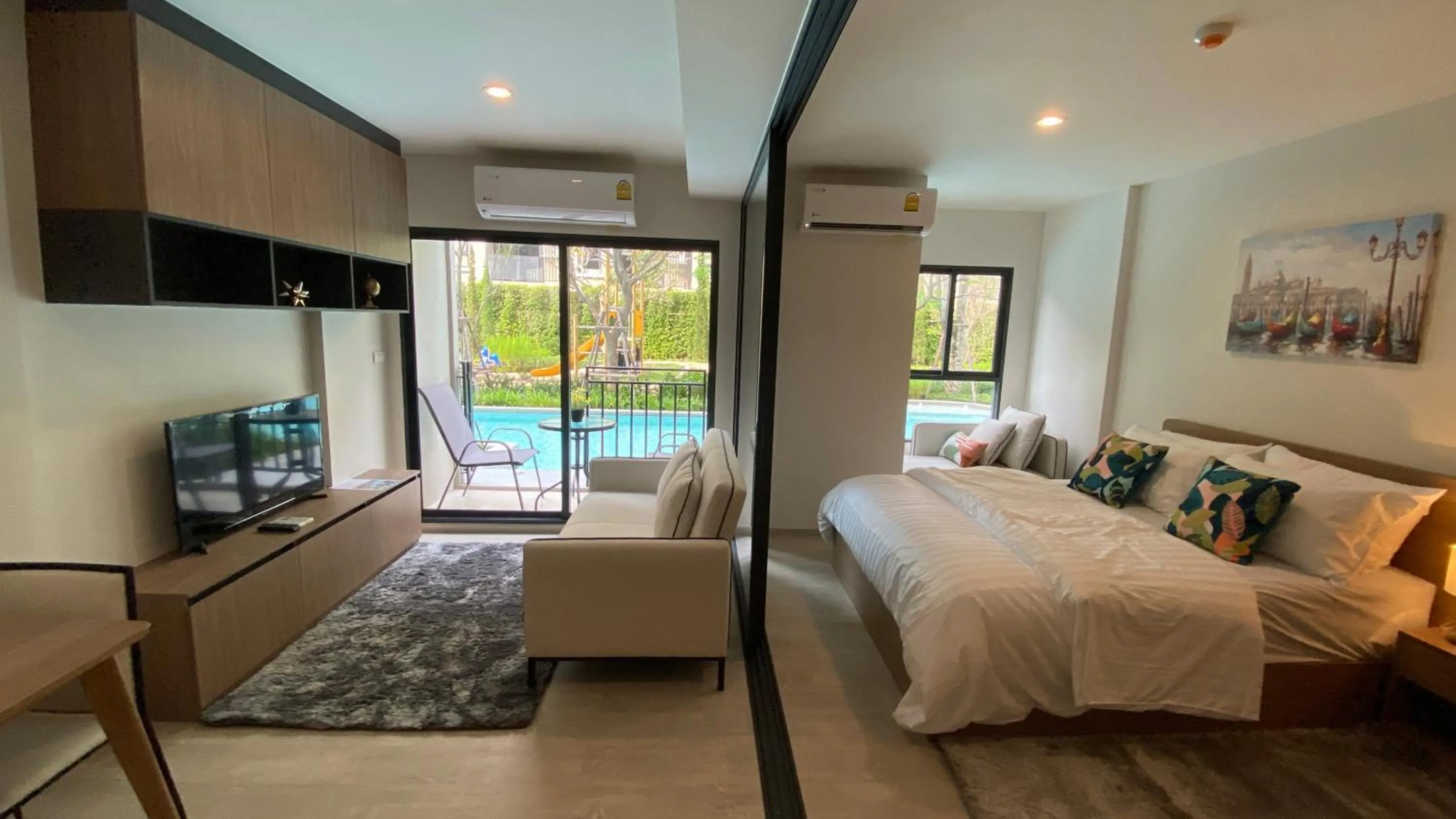 Bed in La Casita pool access condo HuaHin