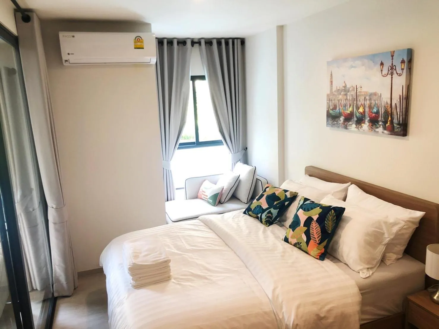Bedroom, Bed in La Casita pool access condo HuaHin