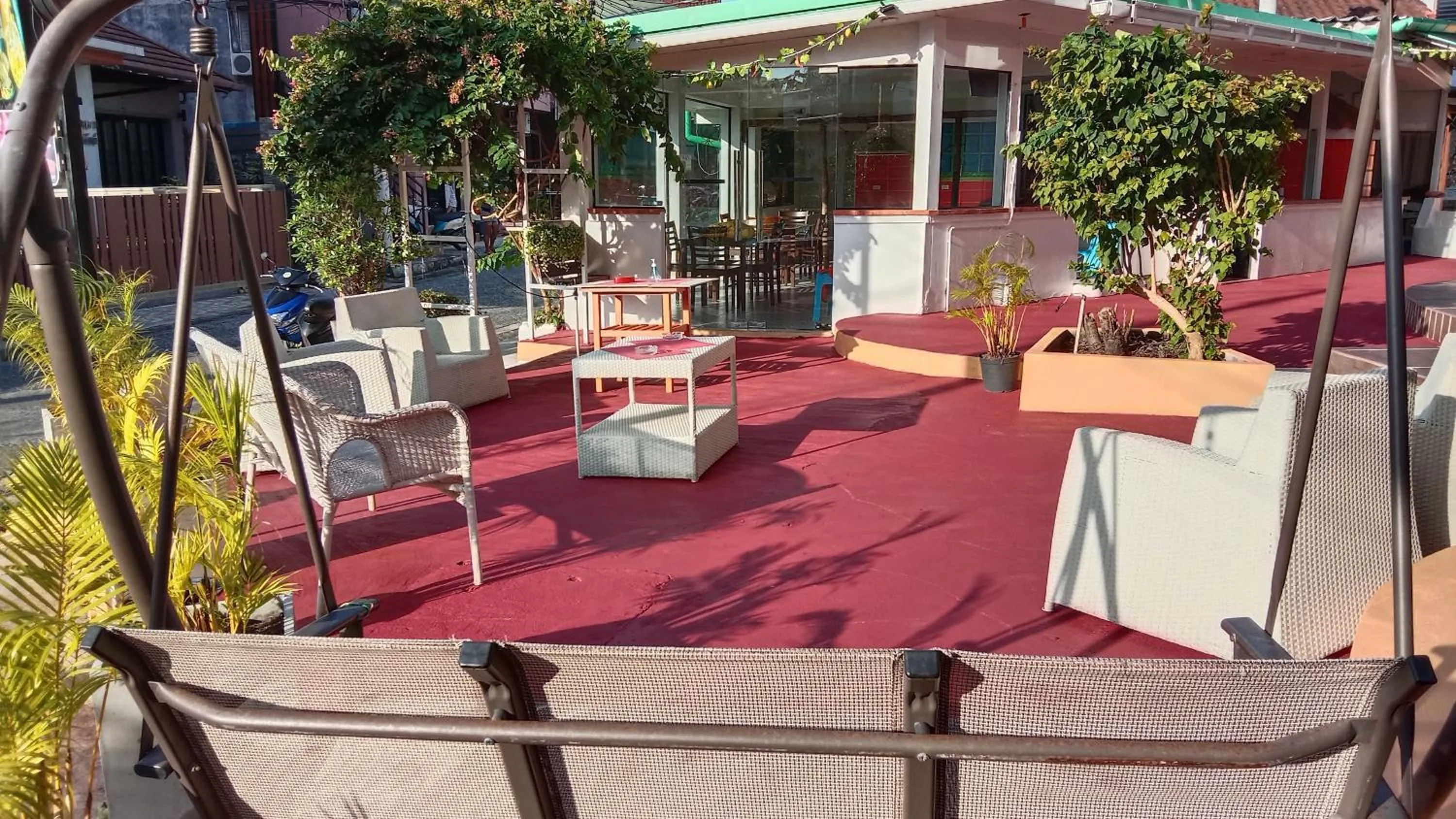 Patio in La Capannina Hotel Patong