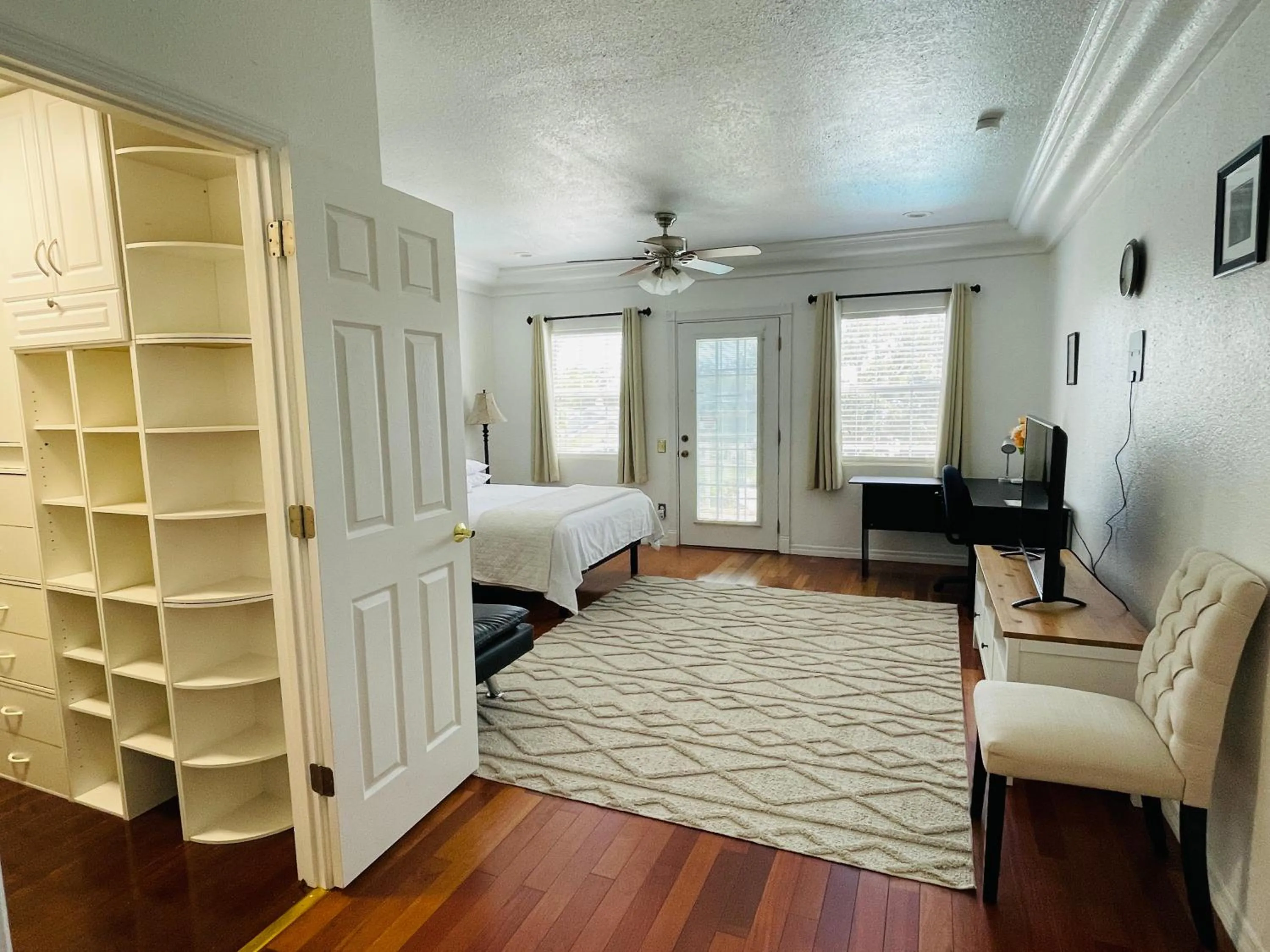 Bedroom, Bed in 2 Bedroom Apartment