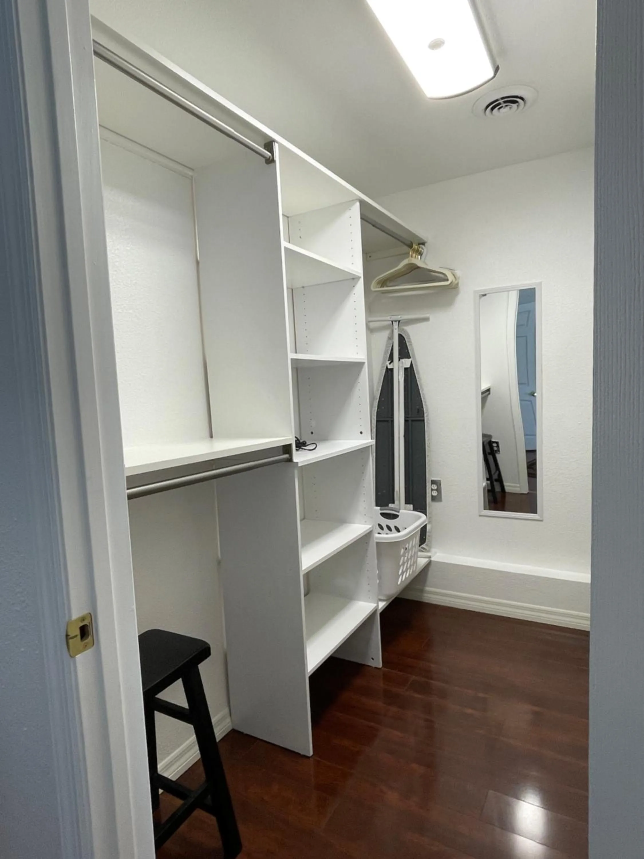 furniture in 2 Bedroom Apartment