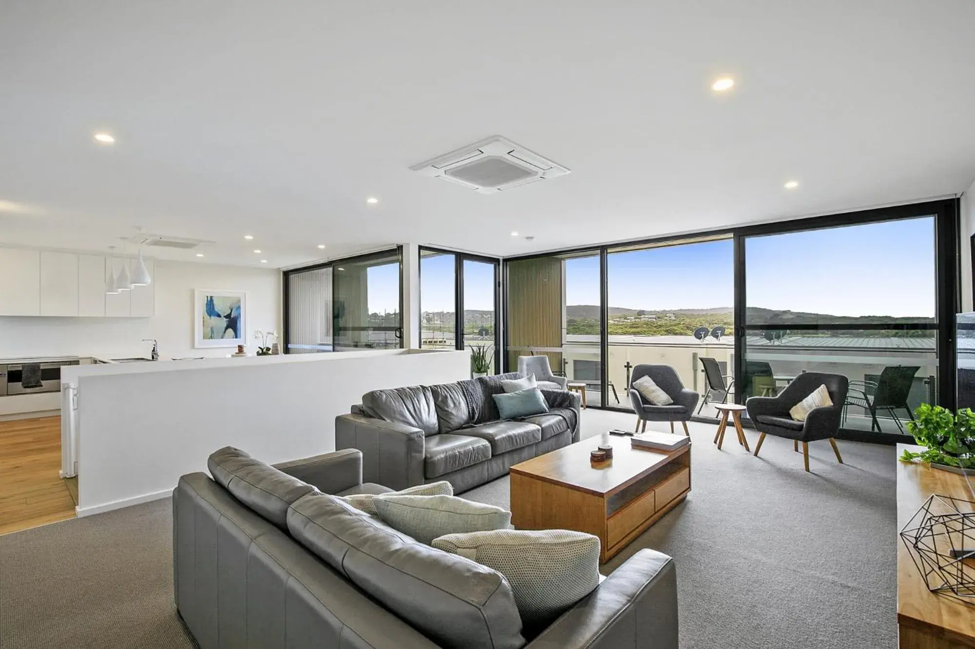Stunning Main Beach Location- Anglesea Stunning Main Beach Location- Anglesea