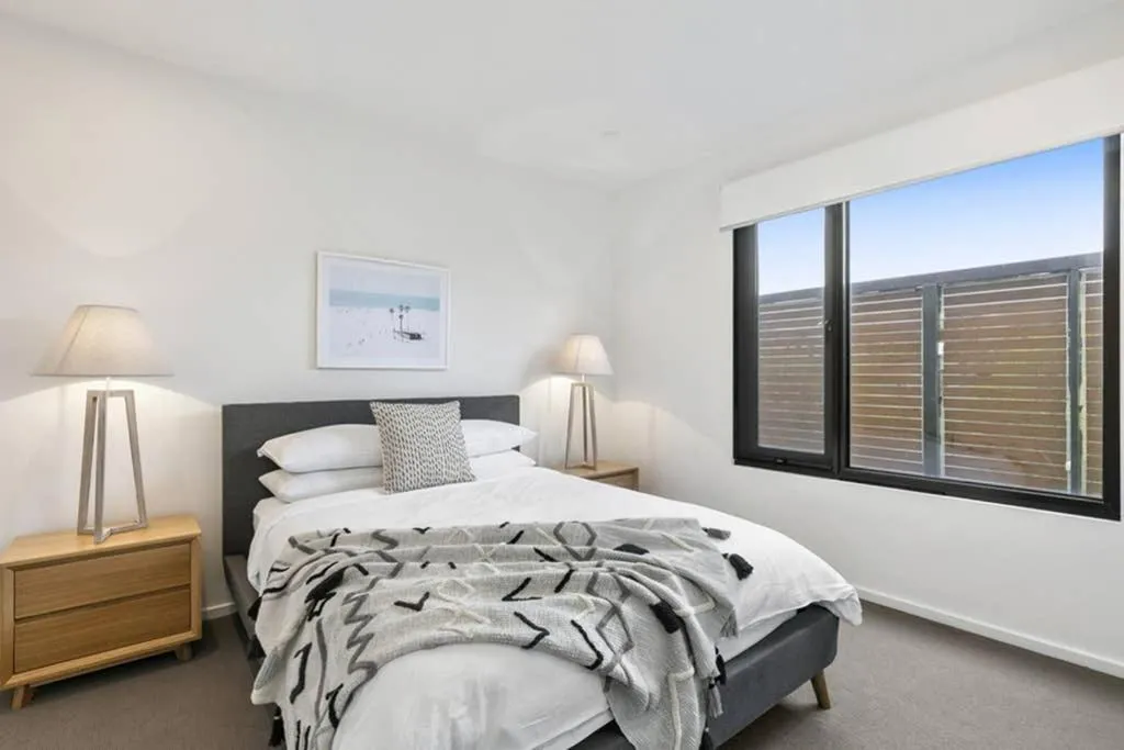 Bed in Stunning Main Beach Location- Anglesea