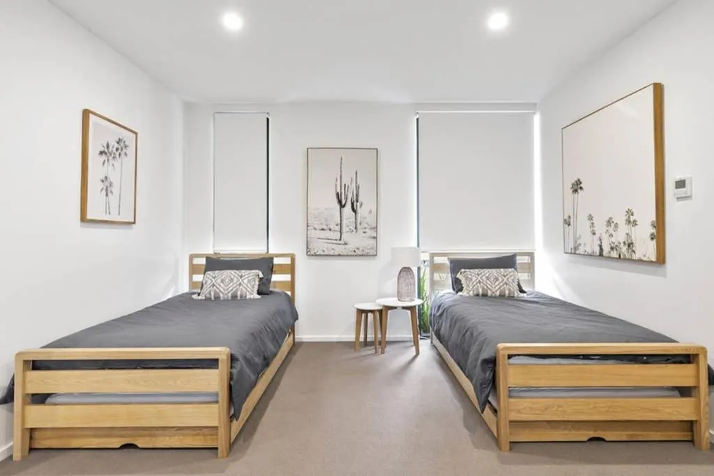 Bed in Stunning Main Beach Location- Anglesea