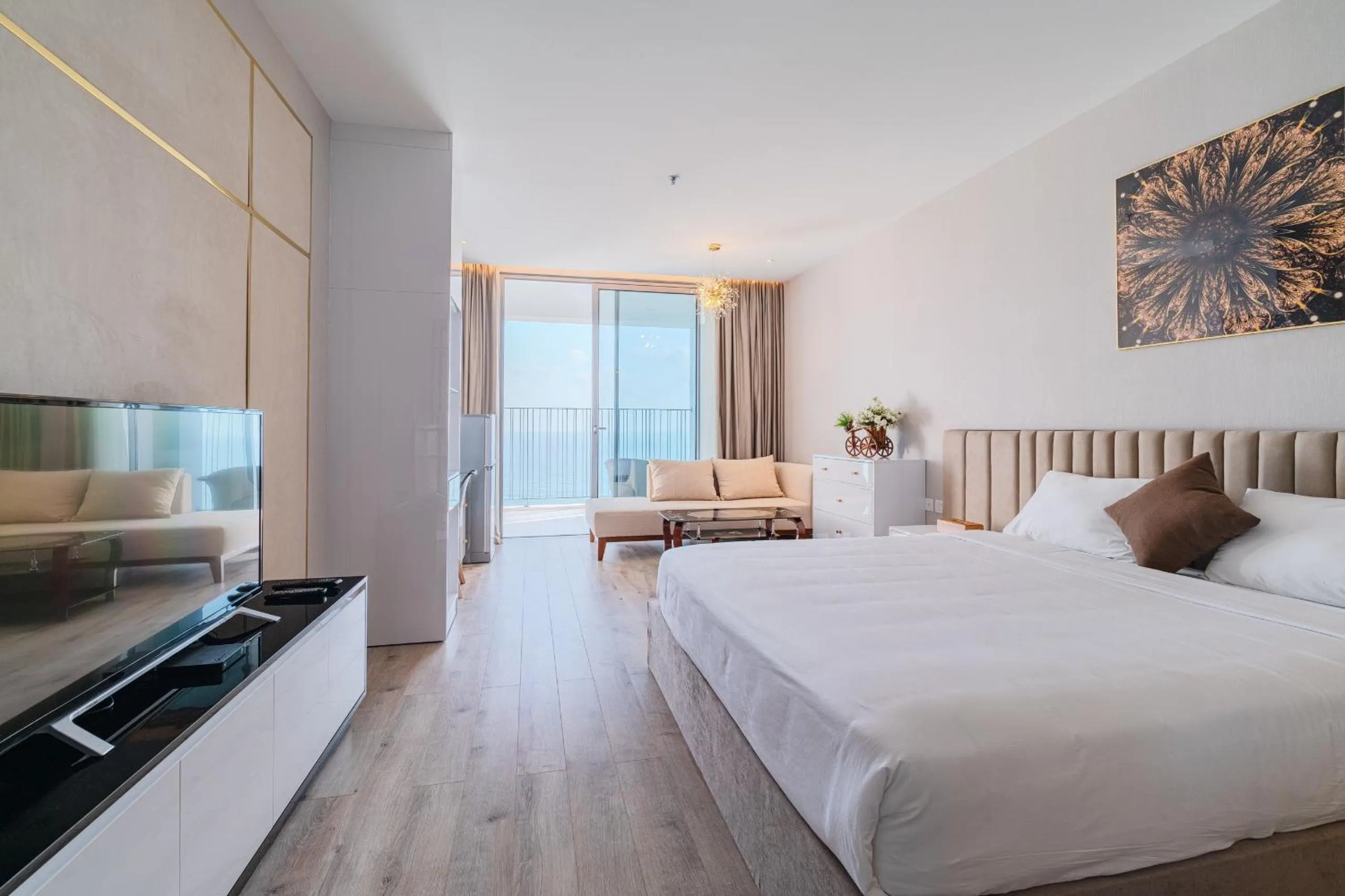 Communal lounge/ TV room, Bed in Homie Panorama Beachfront Residences Nha Trang
