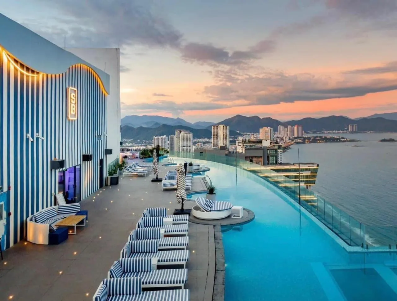 Swimming pool in Homie Panorama Beachfront Residences Nha Trang
