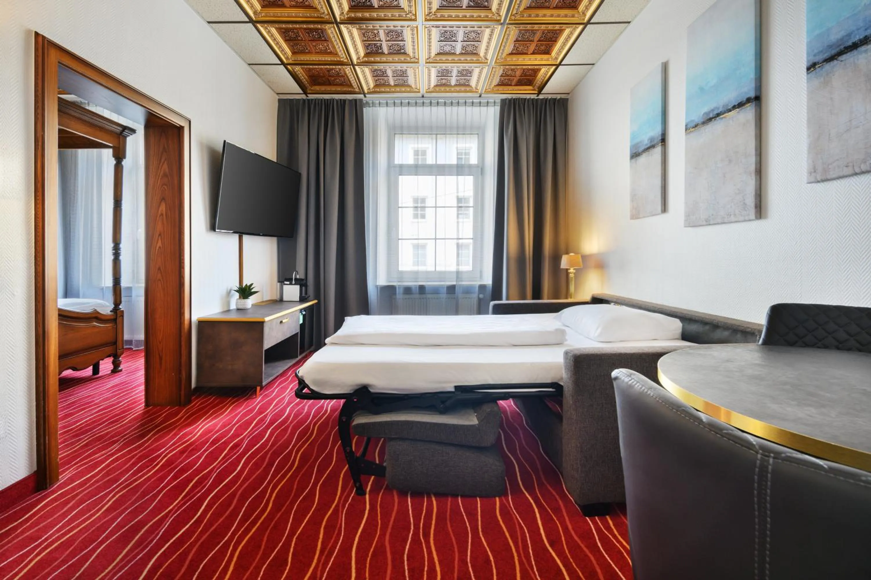 Bed in KING's Hotel First