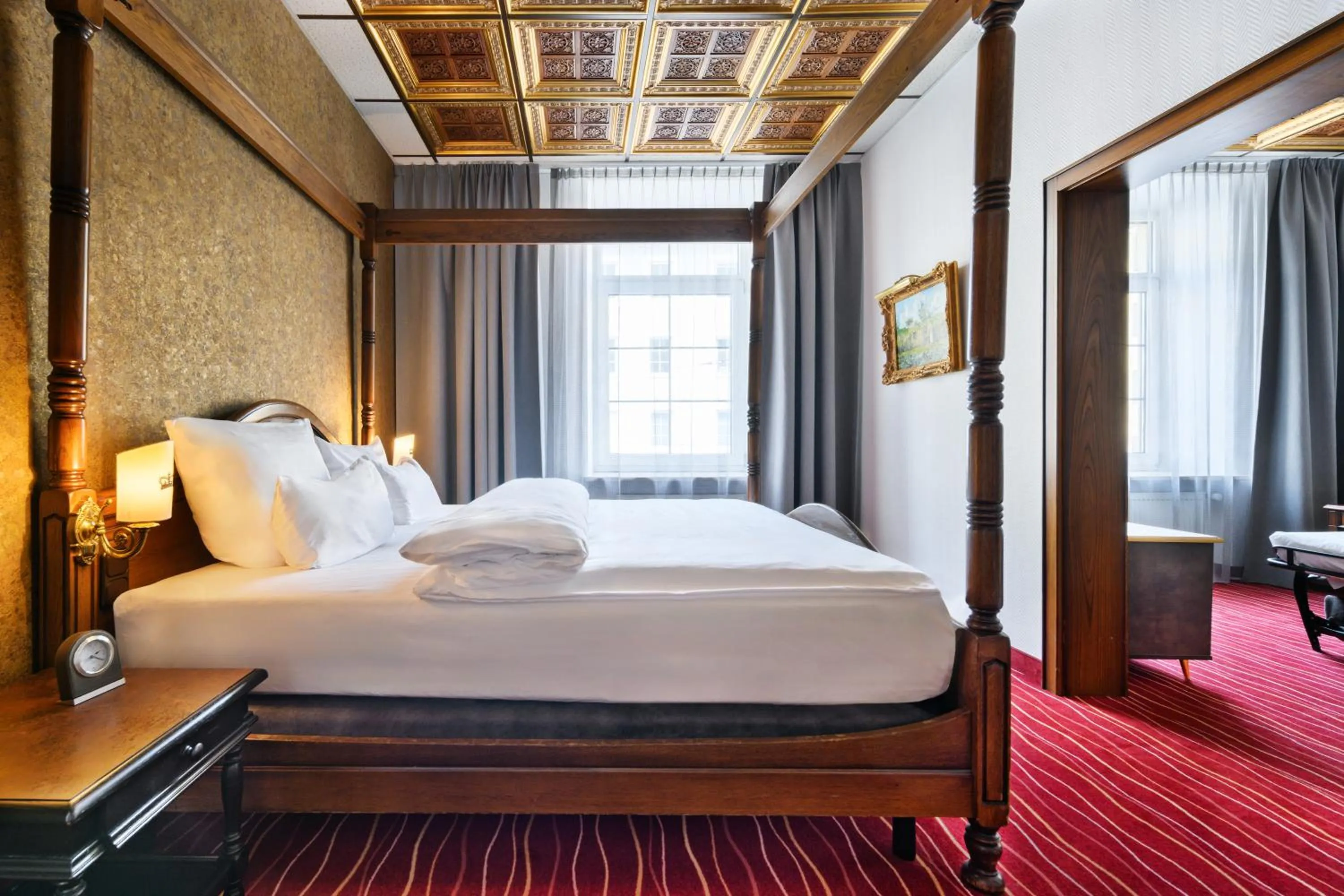 Bed in KING's Hotel First