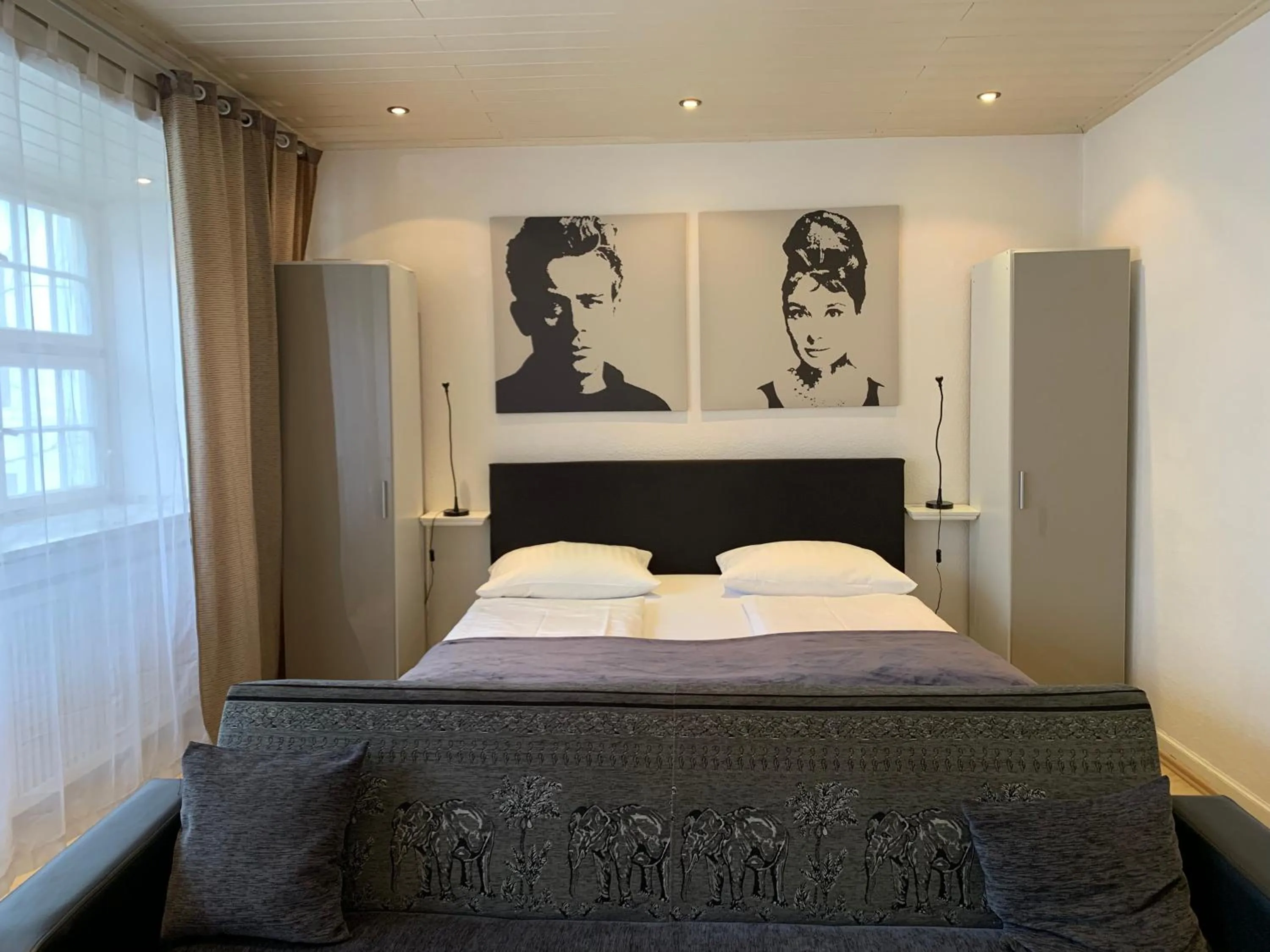 Photo of the whole room, Bed in Altstadthotel Hayk am Rhein