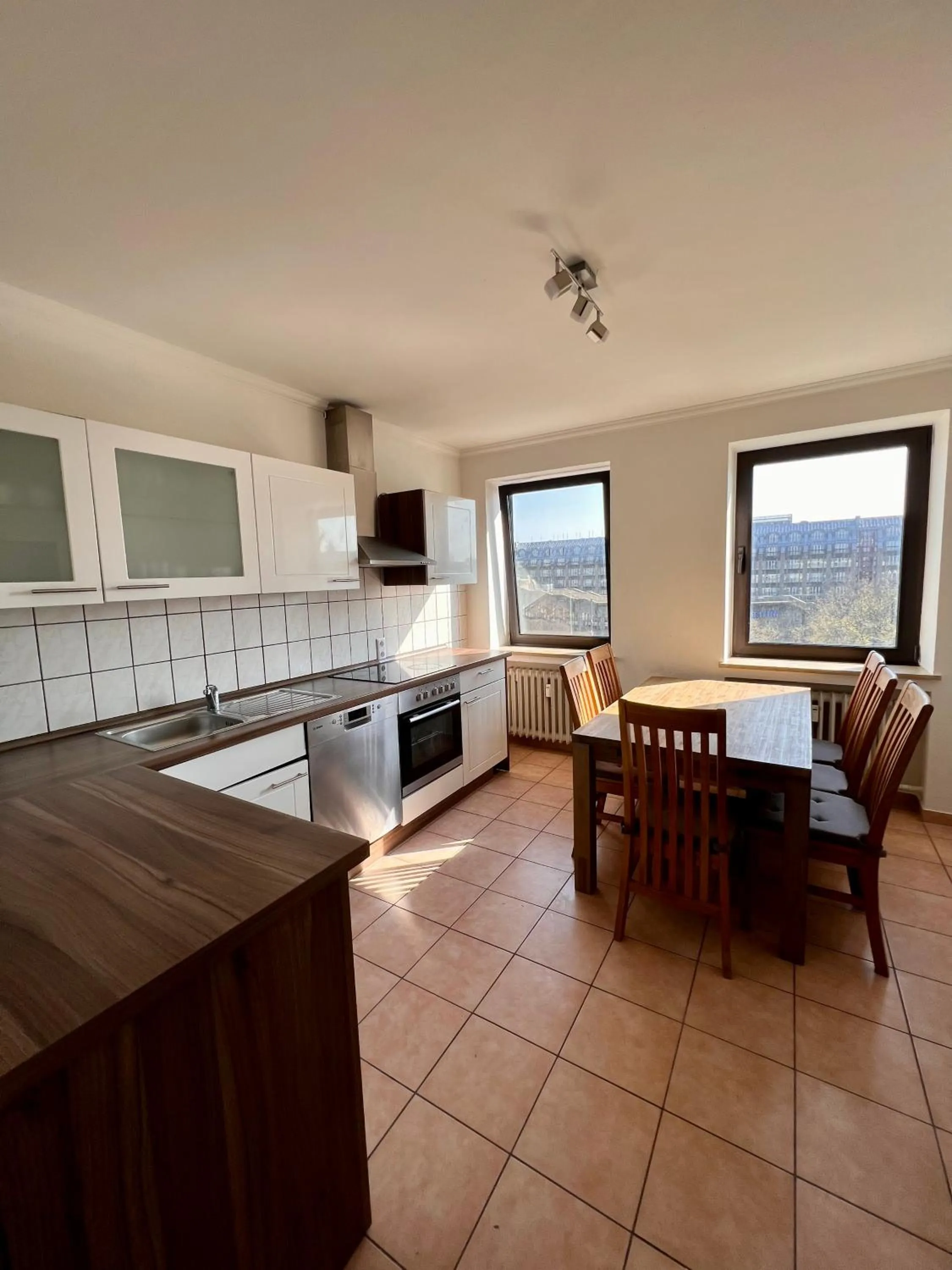 Kitchen or kitchenette in Altstadthotel Hayk am Rhein