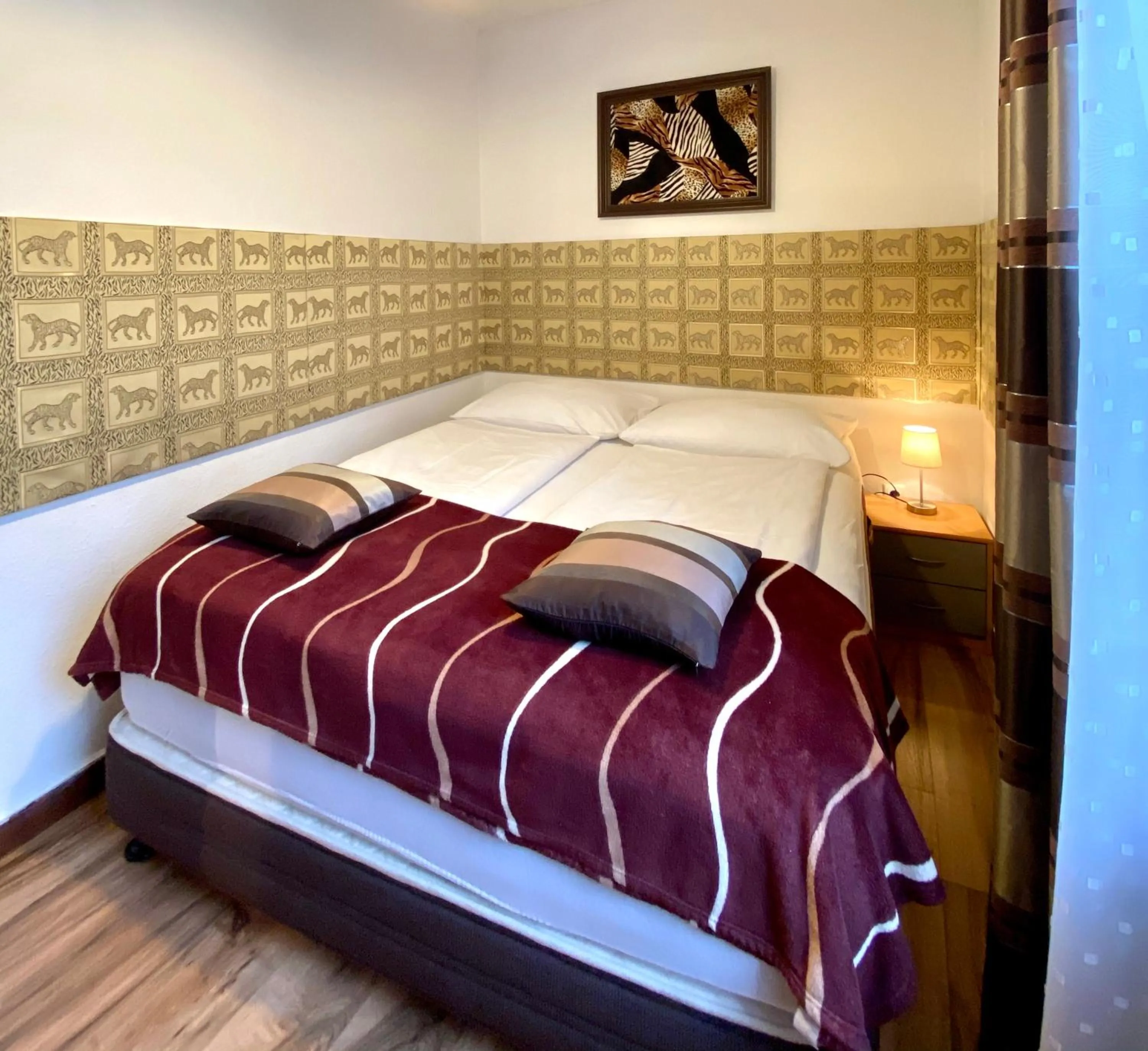Bed in Altstadthotel Hayk am Rhein