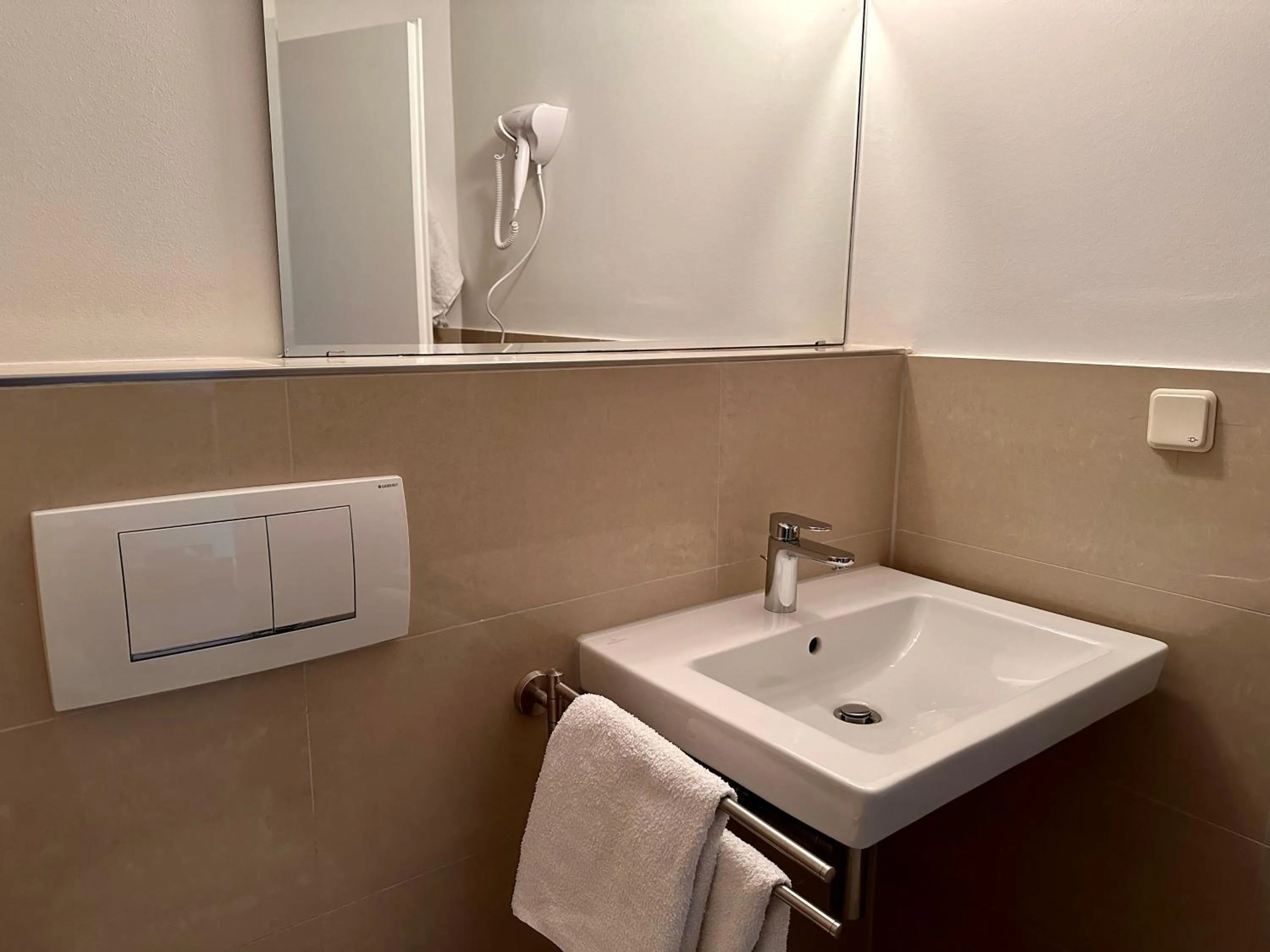 Bathroom in Altstadthotel Hayk am Rhein