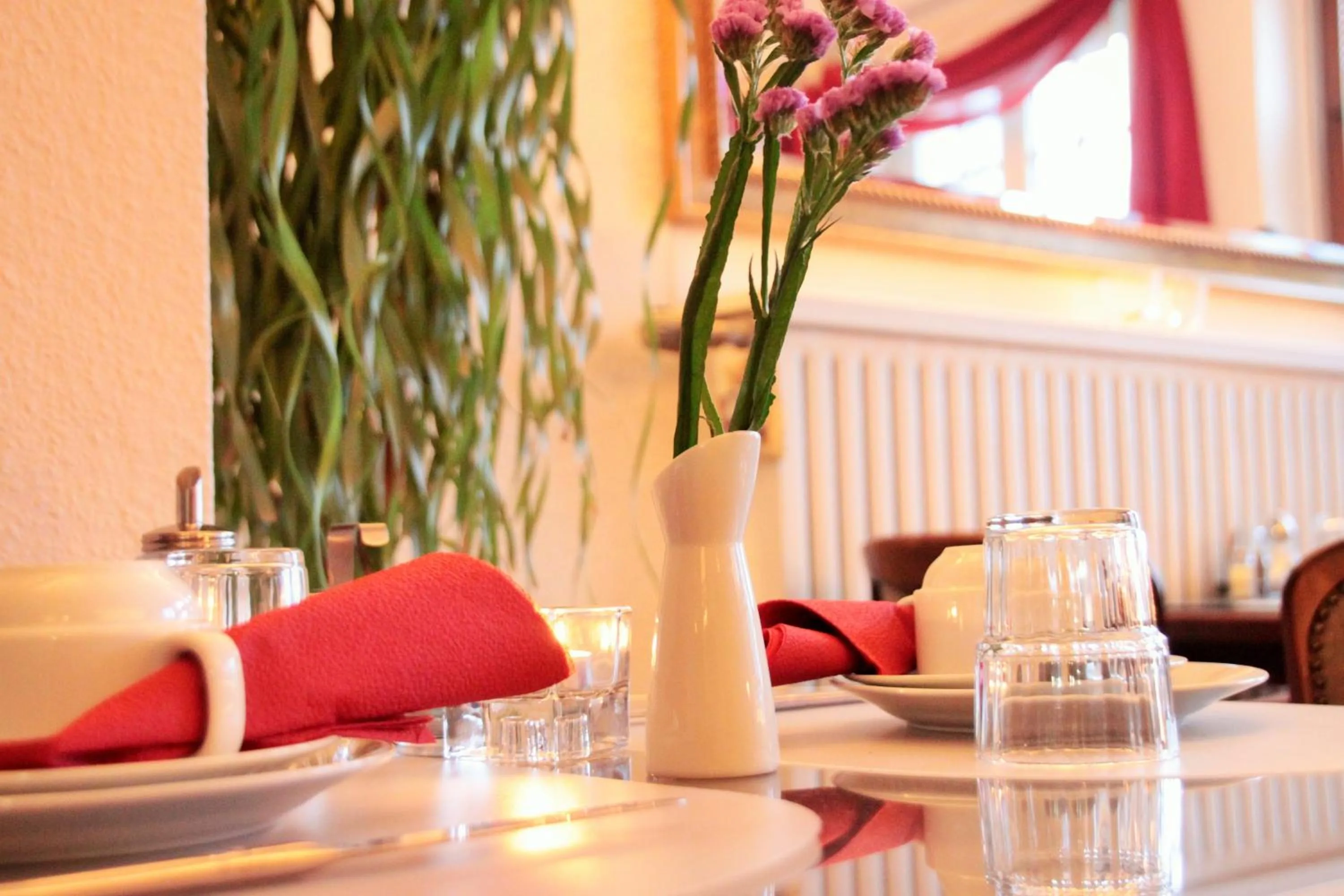 Lounge or bar in Altstadthotel Hayk am Rhein