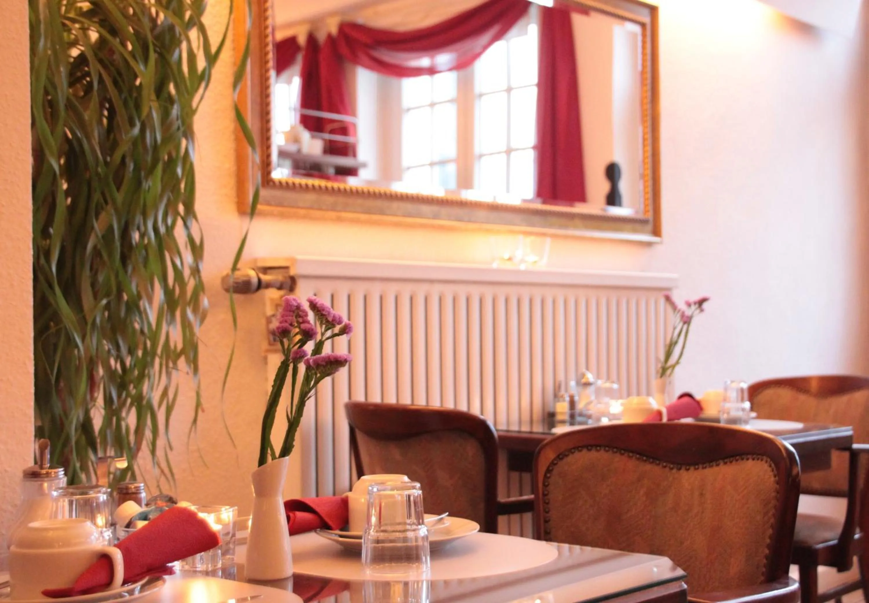 Restaurant/places to eat in Altstadthotel Hayk am Rhein
