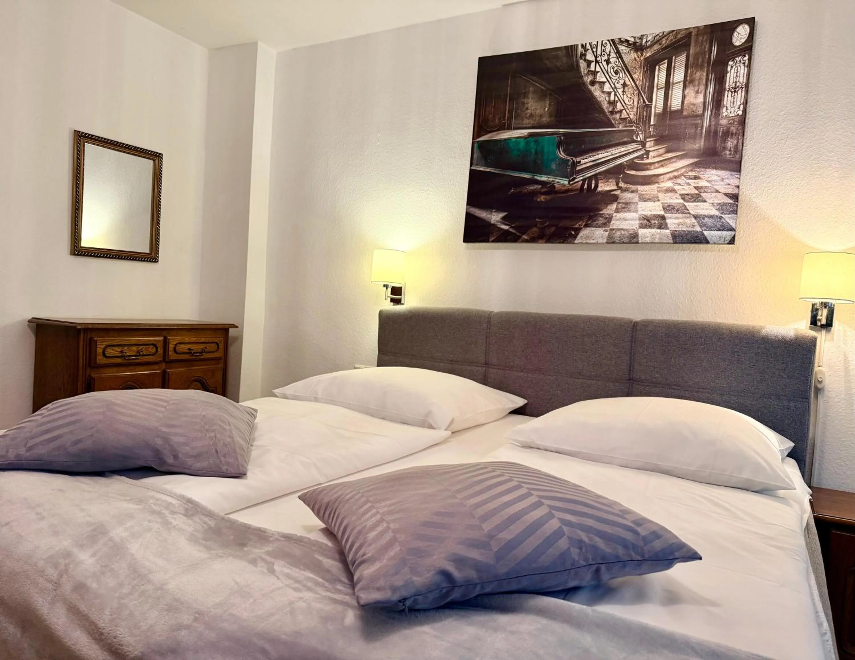 Bed in Altstadthotel Hayk am Rhein