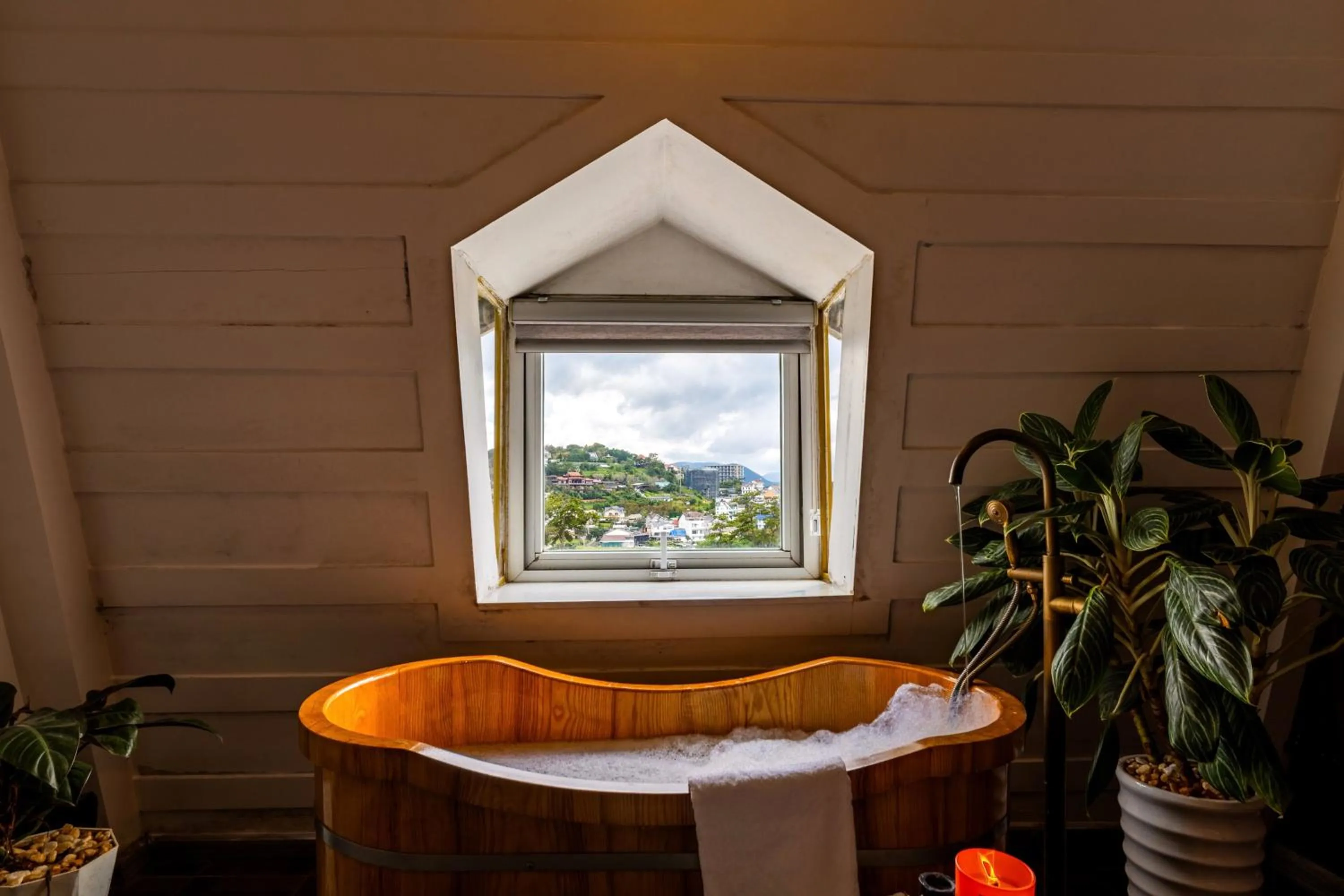 Hot Tub in Casanova Dalat Hotel