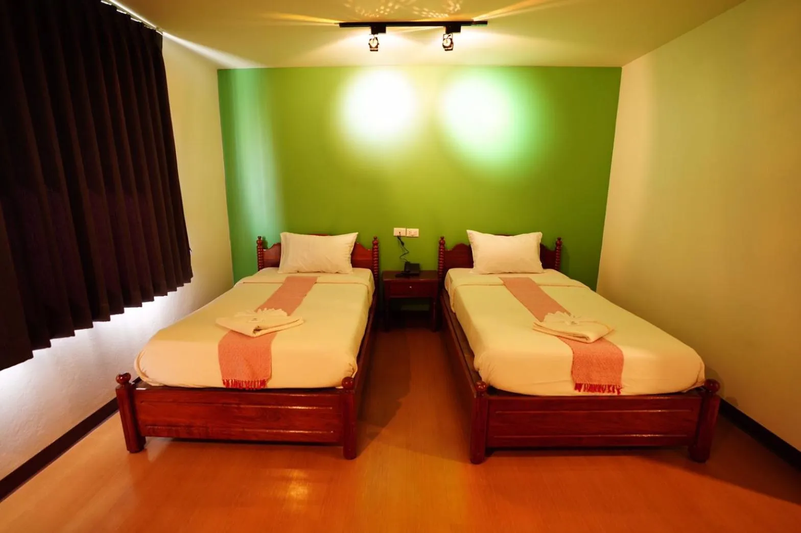 Photo of the whole room, Bed in Windsor Hotel